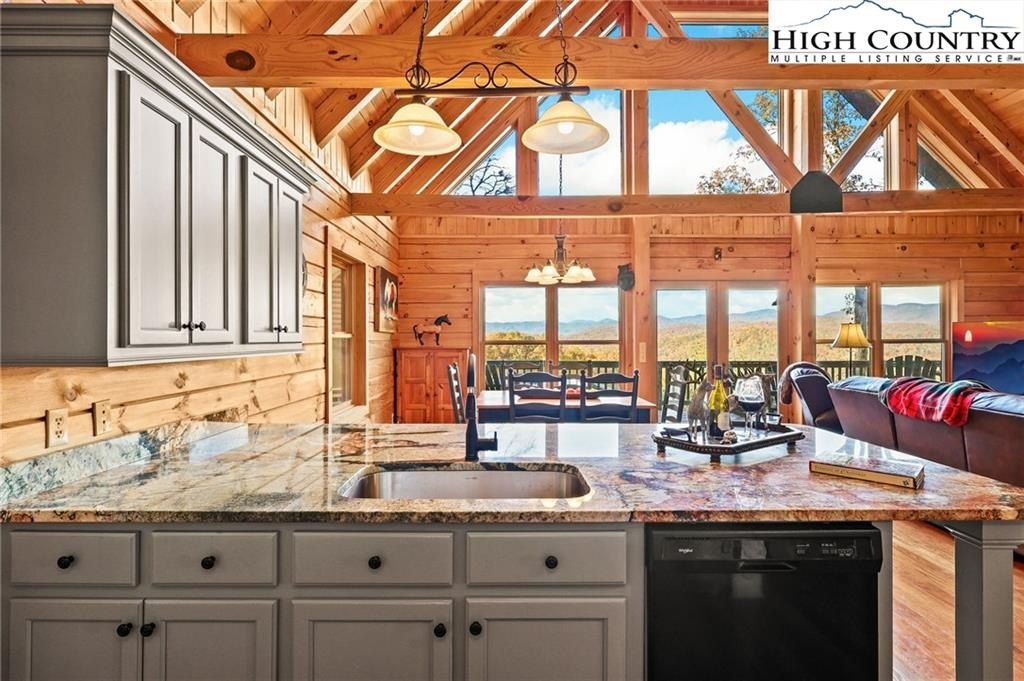 Ferguson, North Carolina, 28624, United States, 3 Bedrooms Bedrooms, ,2 BathroomsBathrooms,Residential,For Sale,1989940