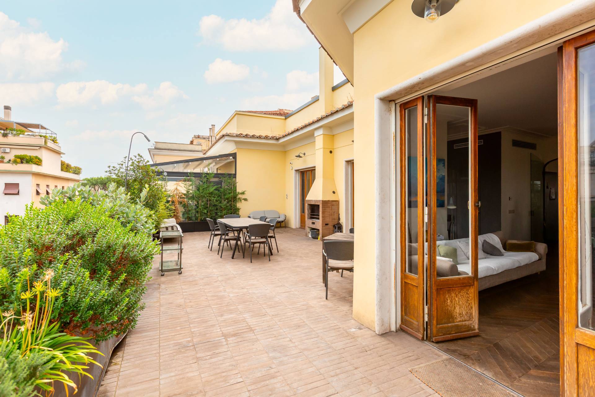 Roma, Roma, 00100, IT, 3 Bedrooms Bedrooms, ,4 BathroomsBathrooms,Residential,For Sale,1949736