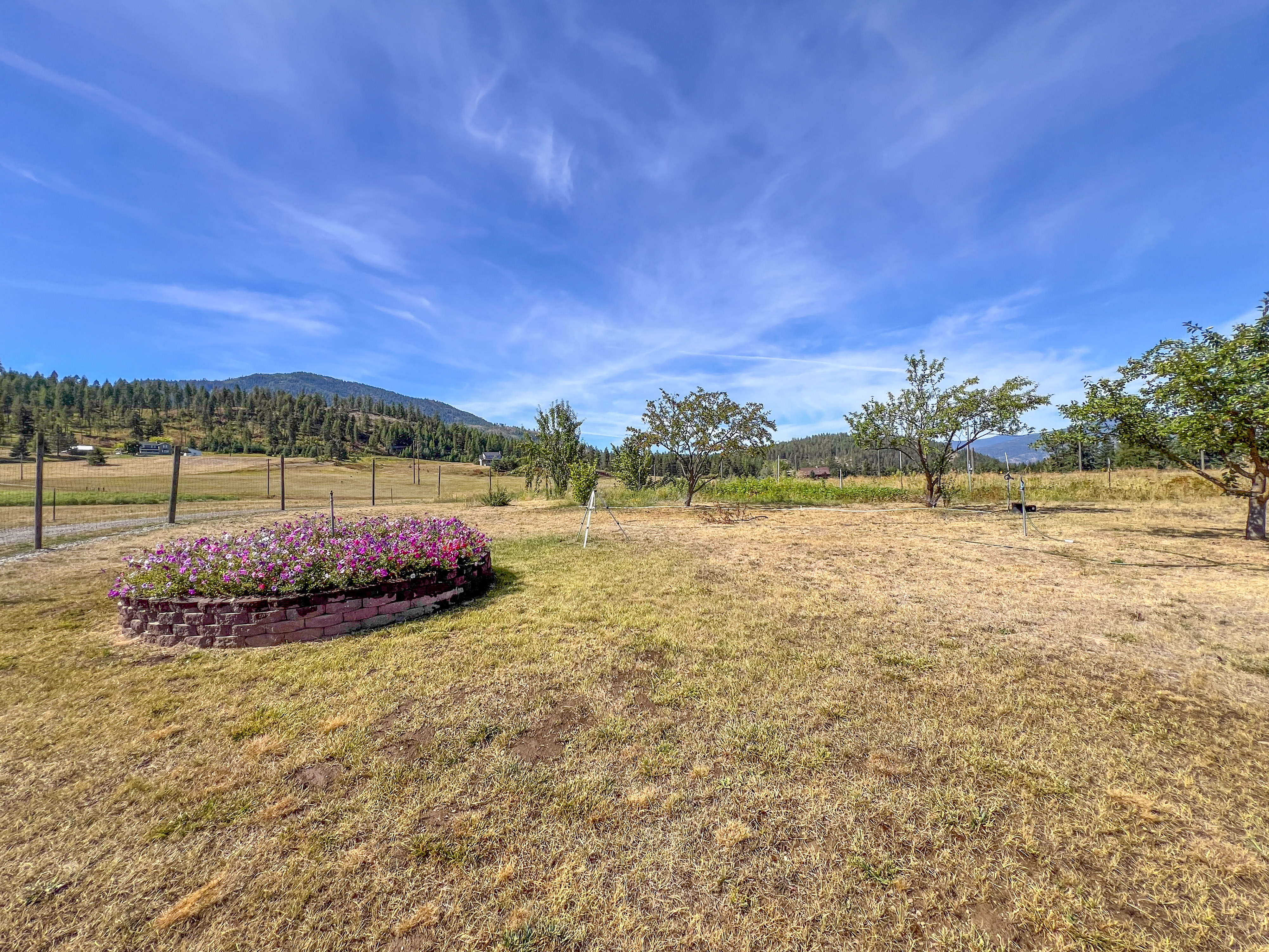 Kettle Falls, Washington, 99141, United States, 4 Bedrooms Bedrooms, ,4 BathroomsBathrooms,Residential,For Sale,1984366