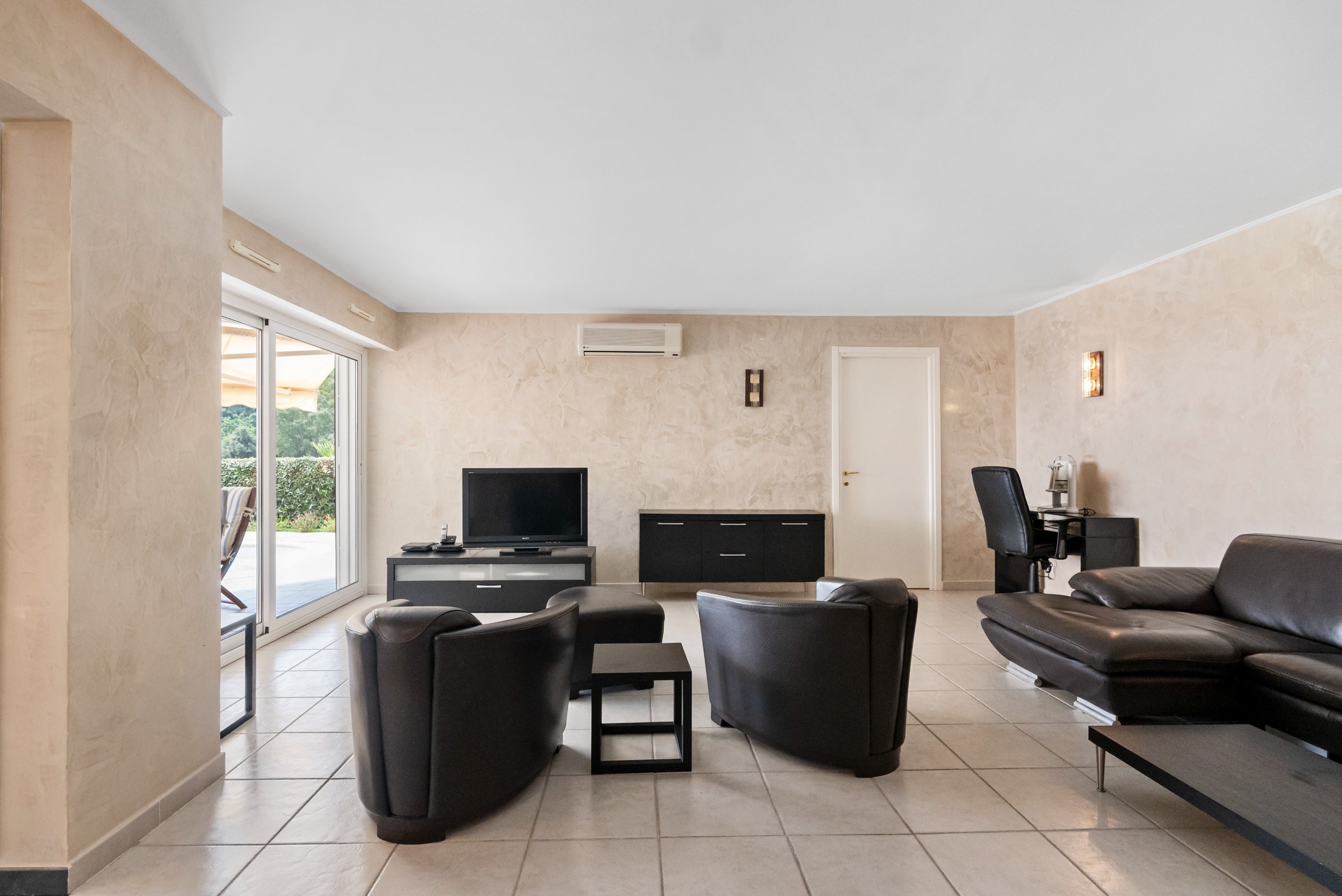  Mandelieu-la-Napoule, duplex apartment with sea view, private garden and pool - 物件實景