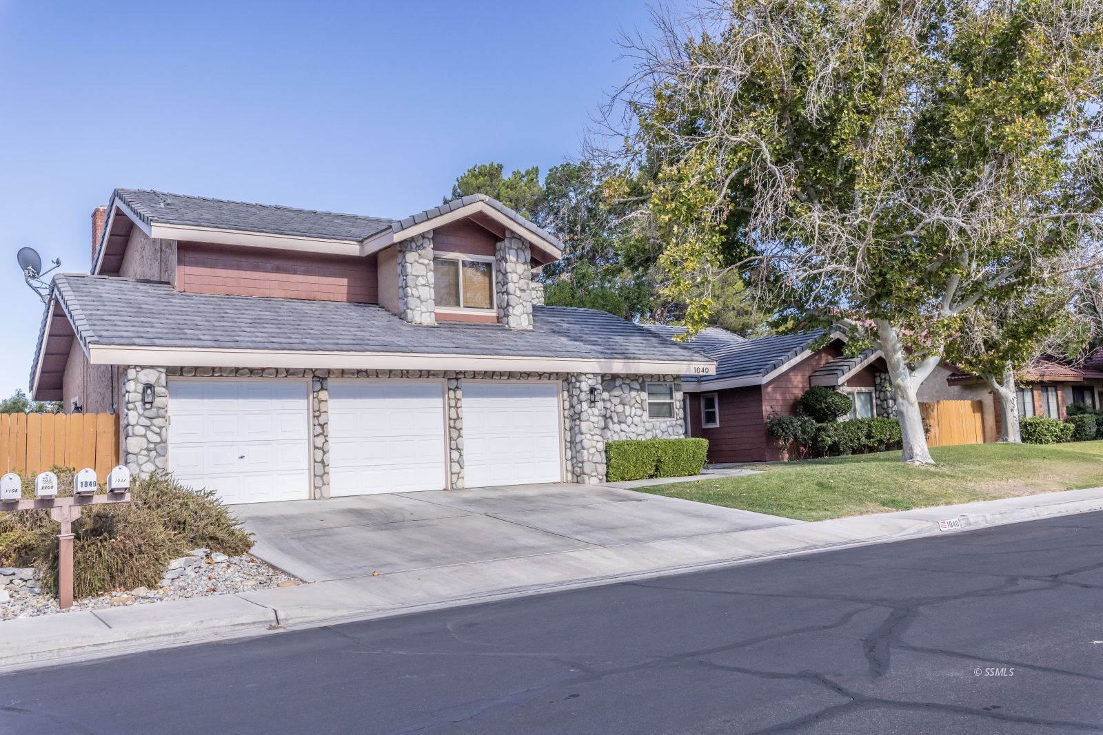 Ridgecrest, California, 93555, United States, 4 Bedrooms Bedrooms, ,3 BathroomsBathrooms,Residential,For Sale,1912187