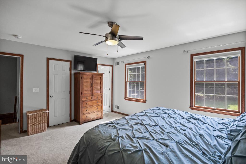 Cream Ridge, New Jersey, 08514, United States, 4 Bedrooms Bedrooms, ,3 BathroomsBathrooms,Residential,For Sale,1902972