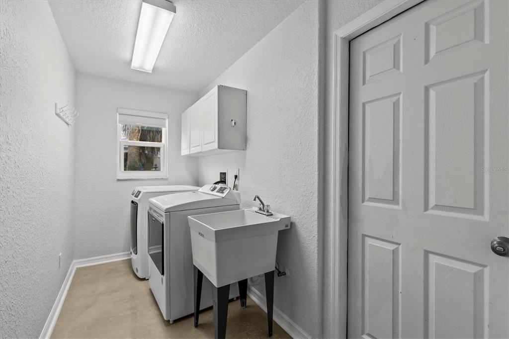 Tarpon Springs, Florida, 34689, United States, 3 Bedrooms Bedrooms, ,2 BathroomsBathrooms,Residential,For Sale,1941814