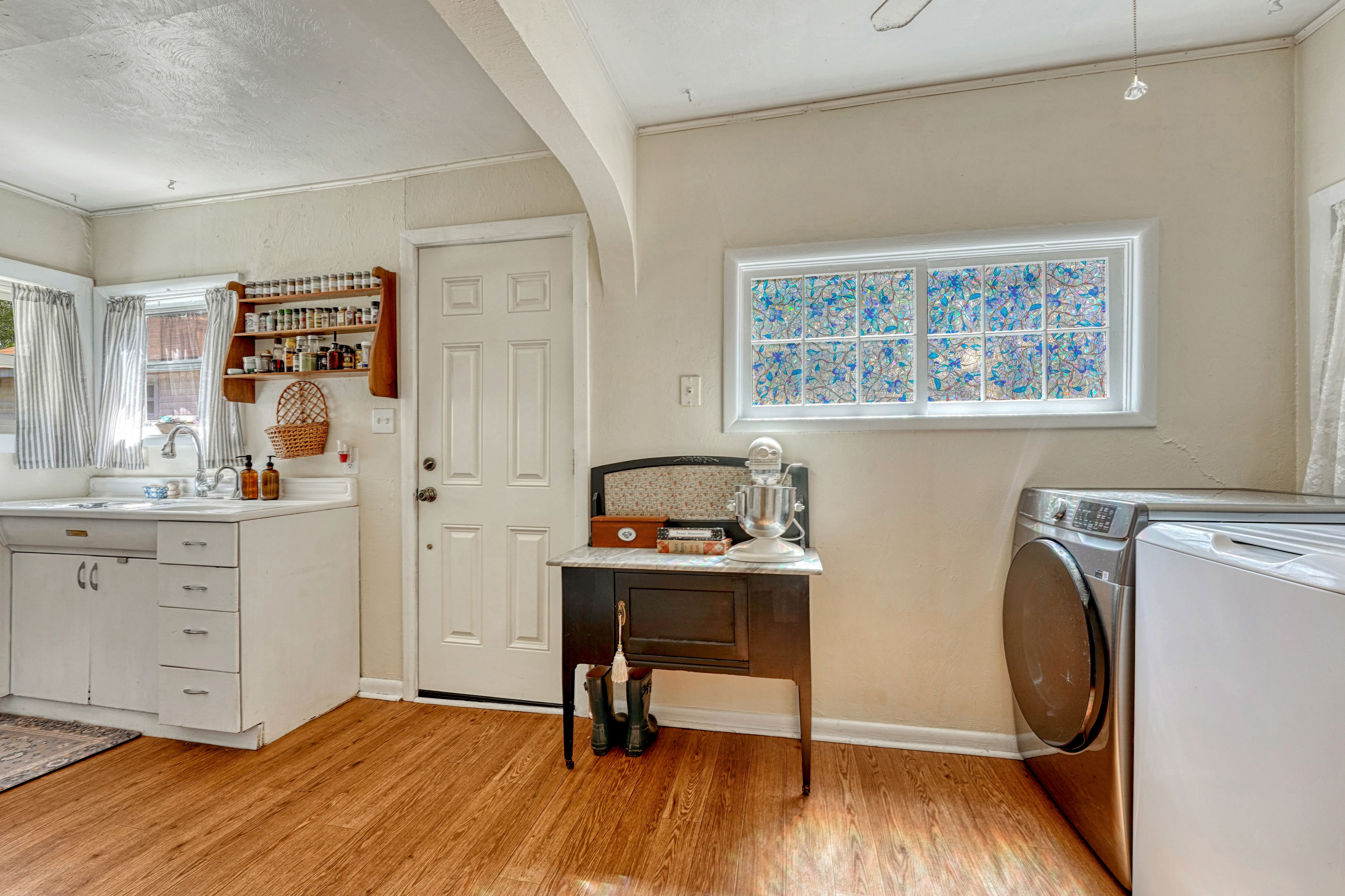  Ideally Located Ranch in the Heart of Colorado Springs’ Sought-After Westside - 物件實景