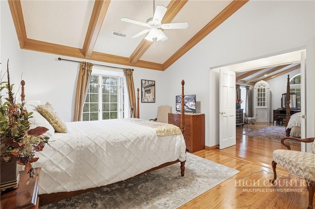 Banner Elk, North Carolina, 28604, United States, 4 Bedrooms Bedrooms, ,5 BathroomsBathrooms,Residential,For Sale,2020475