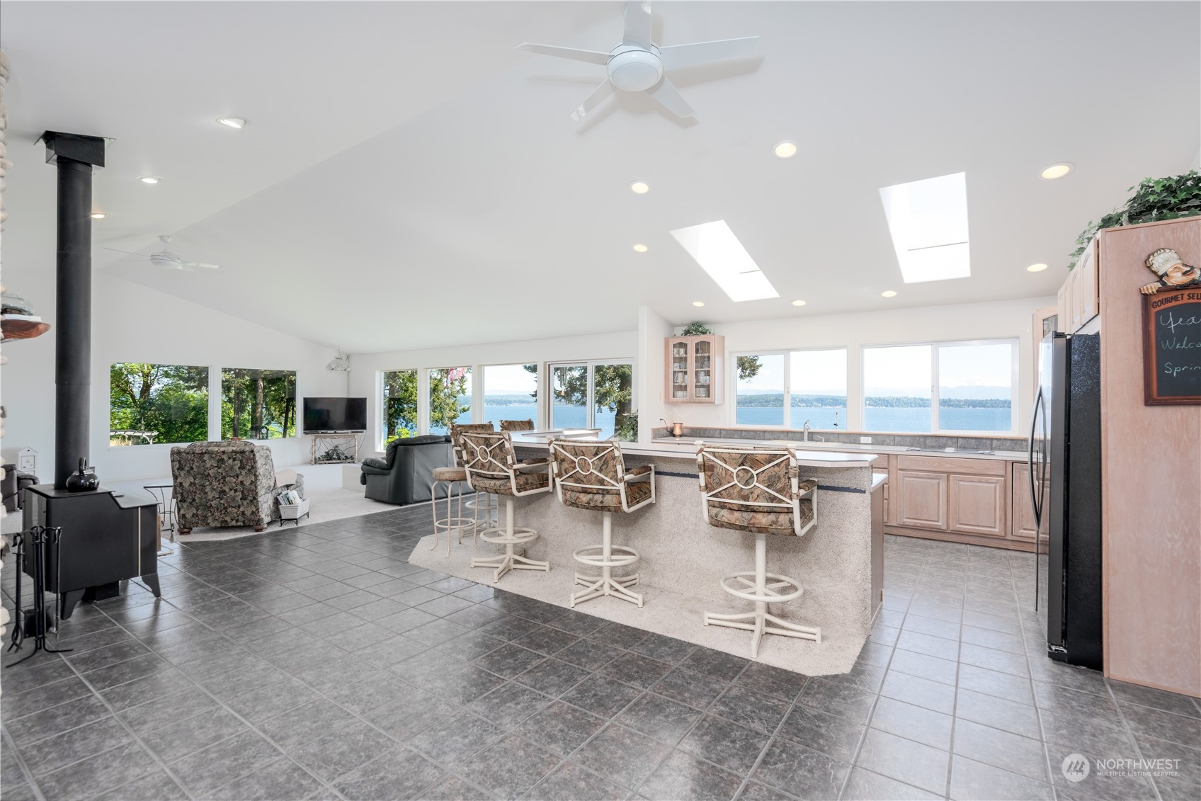 Hat Island, Washington, 98206, United States, 3 Bedrooms Bedrooms, ,1 BathroomBathrooms,Residential,For Sale,1928983