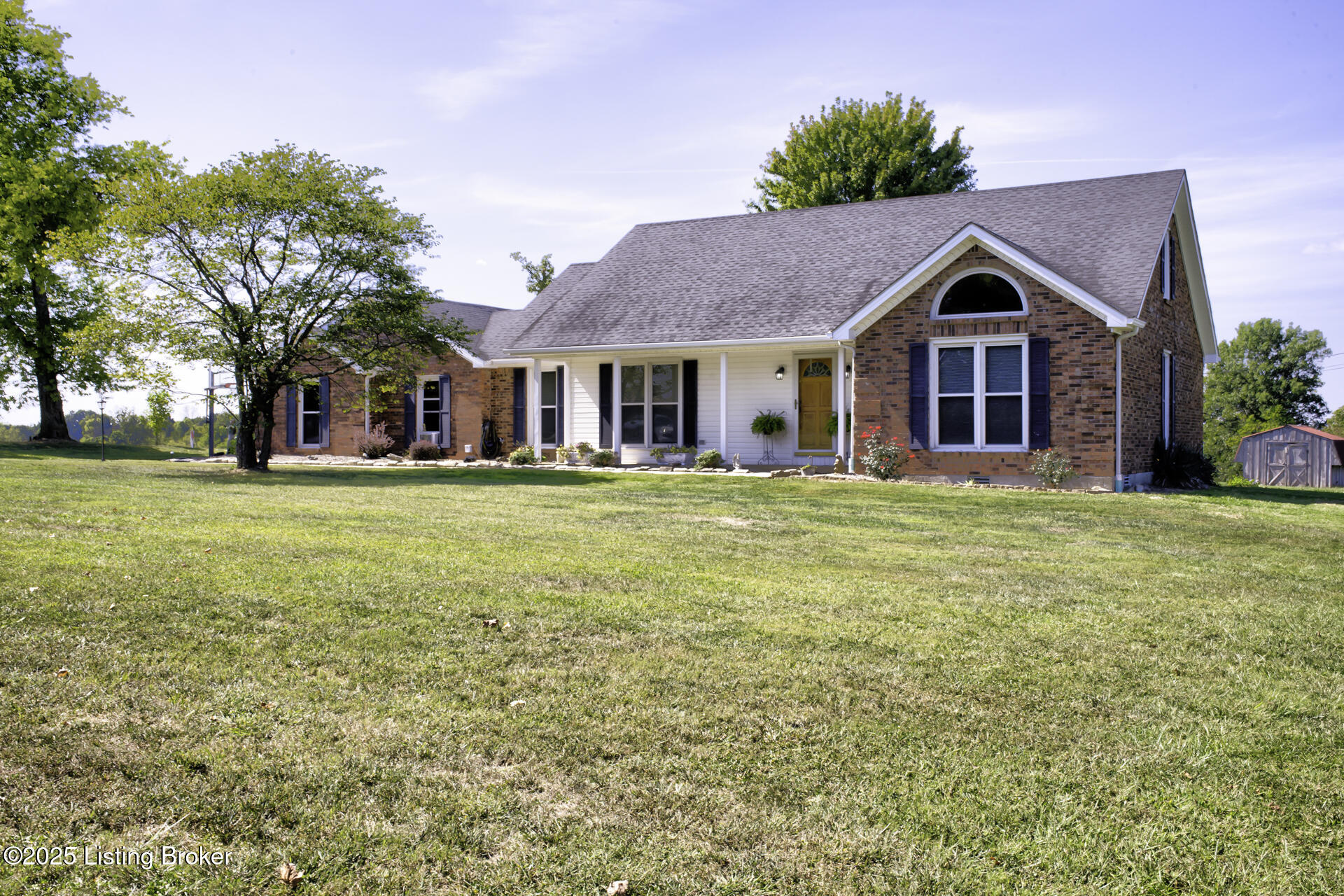 Bloomfield, Kentucky, 40008, United States, 3 Bedrooms Bedrooms, ,3 BathroomsBathrooms,Residential,For Sale,1968876