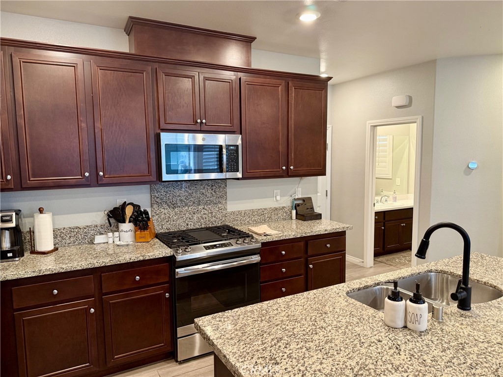 Murrieta, California, 92563, United States, 3 Bedrooms Bedrooms, ,3 BathroomsBathrooms,Residential,For Sale,1976156