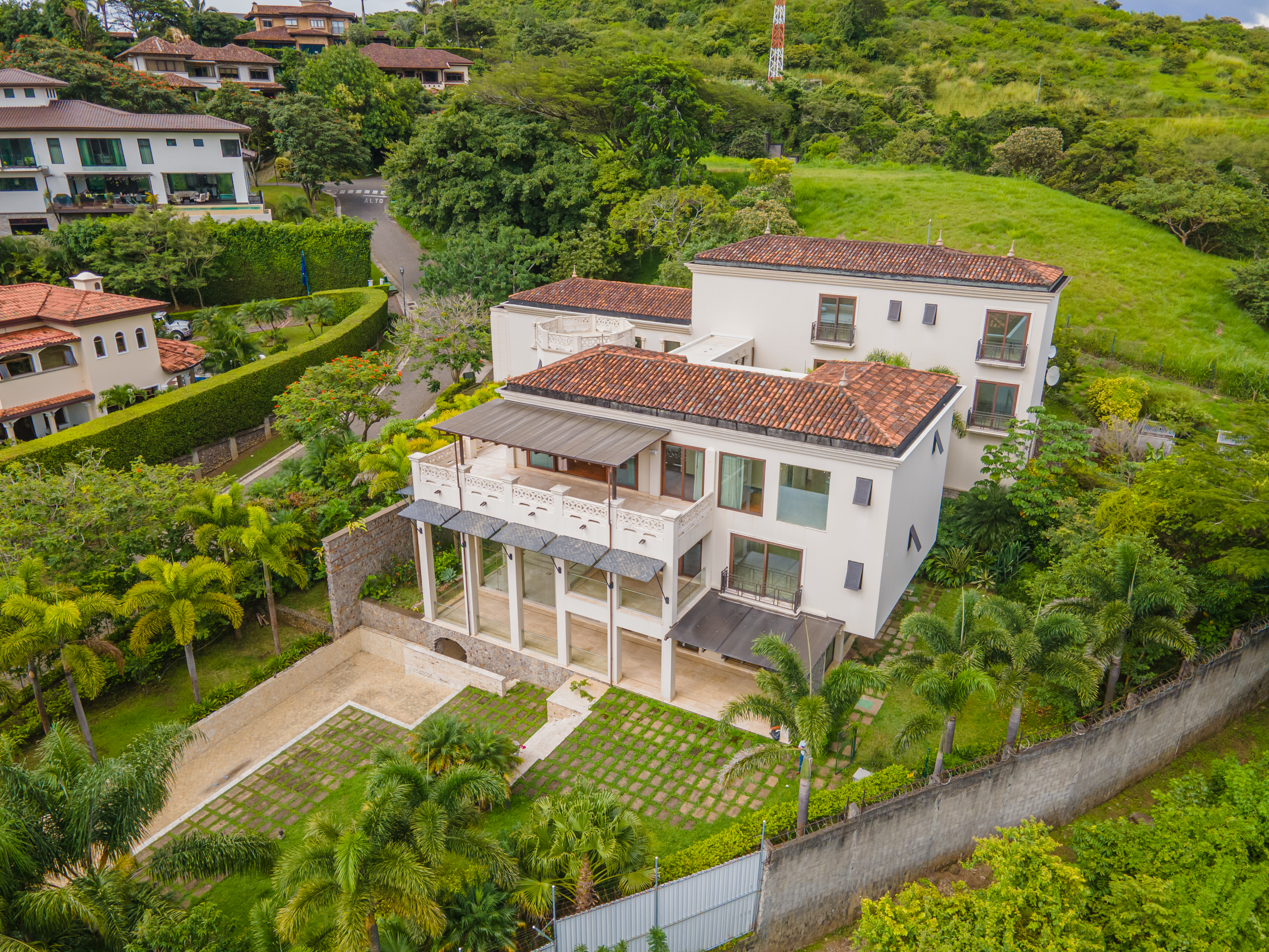 Villa Real, Pozos, Costa Rica, Pozos, San Jose, CR, 10 Bedrooms Bedrooms, ,10 BathroomsBathrooms,Residential,For Sale,Villa Real, Pozos, Costa Rica,1619802