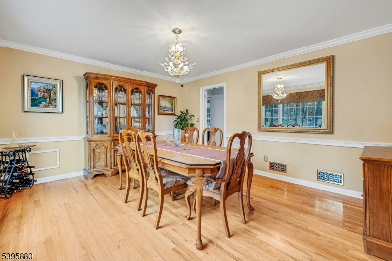 Morris Twp., New Jersey, 07960, United States, 4 Bedrooms Bedrooms, ,4 BathroomsBathrooms,Residential,For Sale,1989461