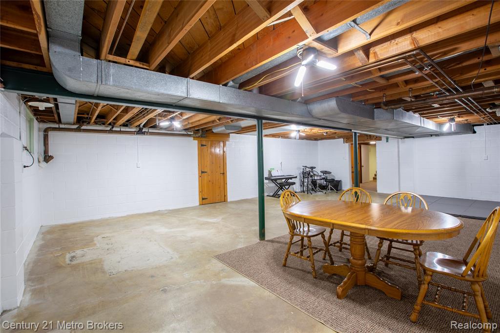 Grand Blanc, Michigan, 48439, United States, 3 Bedrooms Bedrooms, ,3 BathroomsBathrooms,Residential,For Sale,1982628