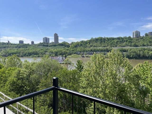 739 Manhattan Boulevard Unit 202, Dayton, Kentucky, 41074, United States, 2 Bedrooms Bedrooms, ,3 BathroomsBathrooms,Residential,For Sale,739 Manhattan Boulevard Unit 202,1264962