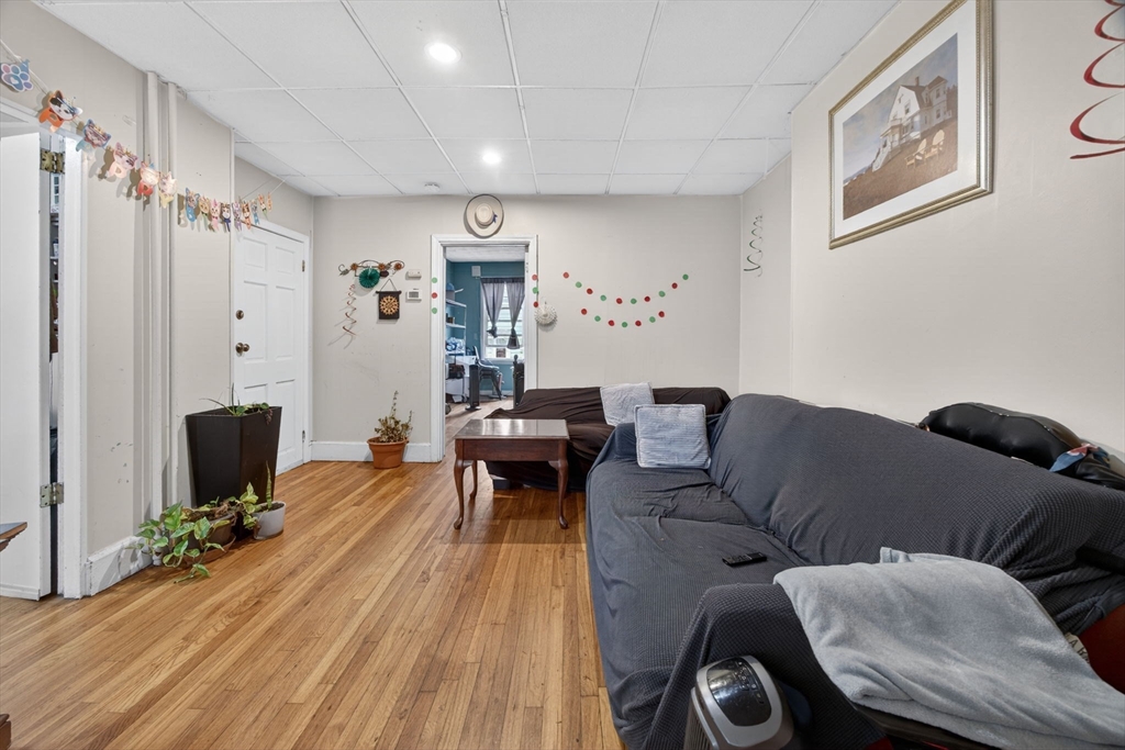 Boston, Massachusetts, 02128, United States, 8 Bedrooms Bedrooms, ,2 BathroomsBathrooms,Residential,For Sale,2040456