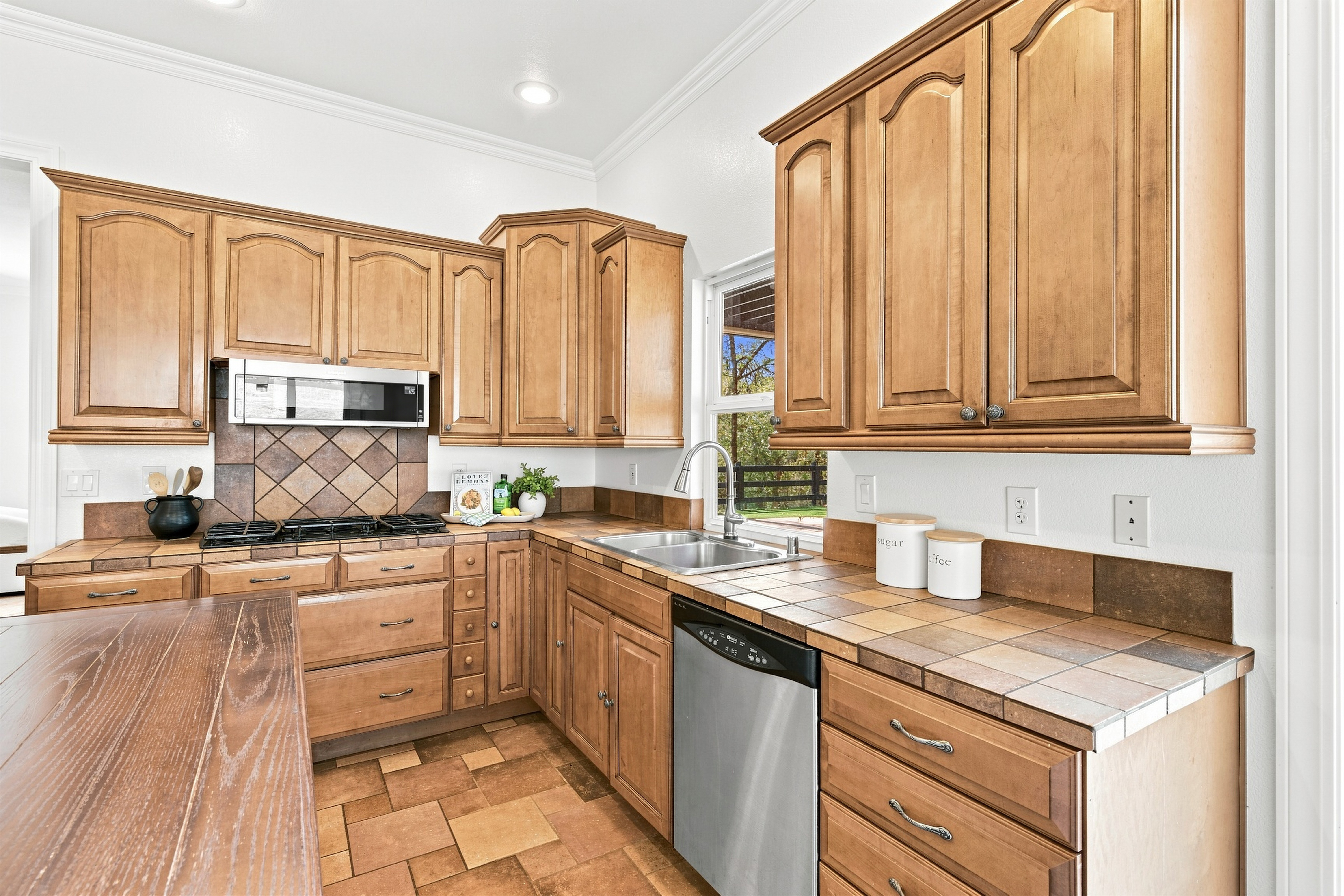  1400 Crooked Mile Court, Placerville, CA 95667 - 物件實景