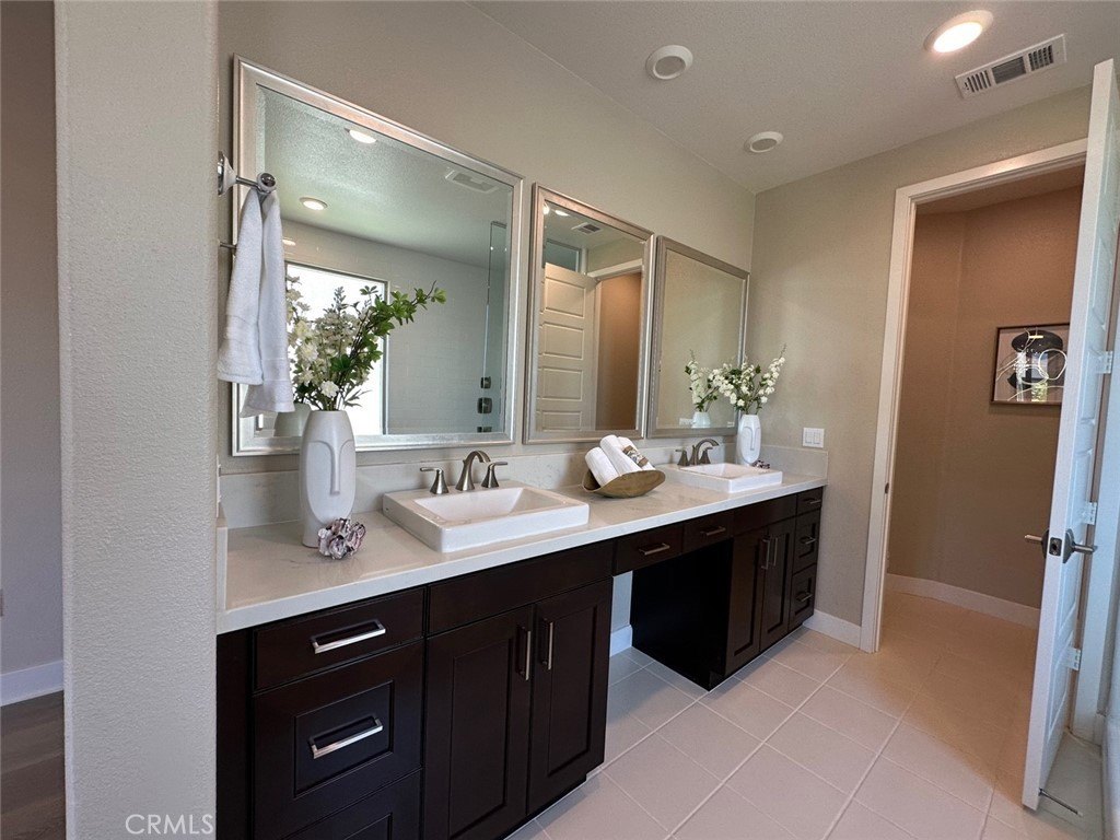 Irvine, California, 92618, United States, 3 Bedrooms Bedrooms, ,4 BathroomsBathrooms,Residential,For Sale,1987840