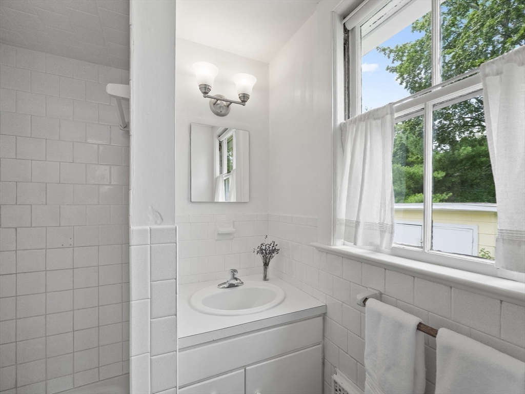 Concord, Massachusetts, 01742, United States, 3 Bedrooms Bedrooms, ,1 BathroomBathrooms,Residential,For Sale,1896713
