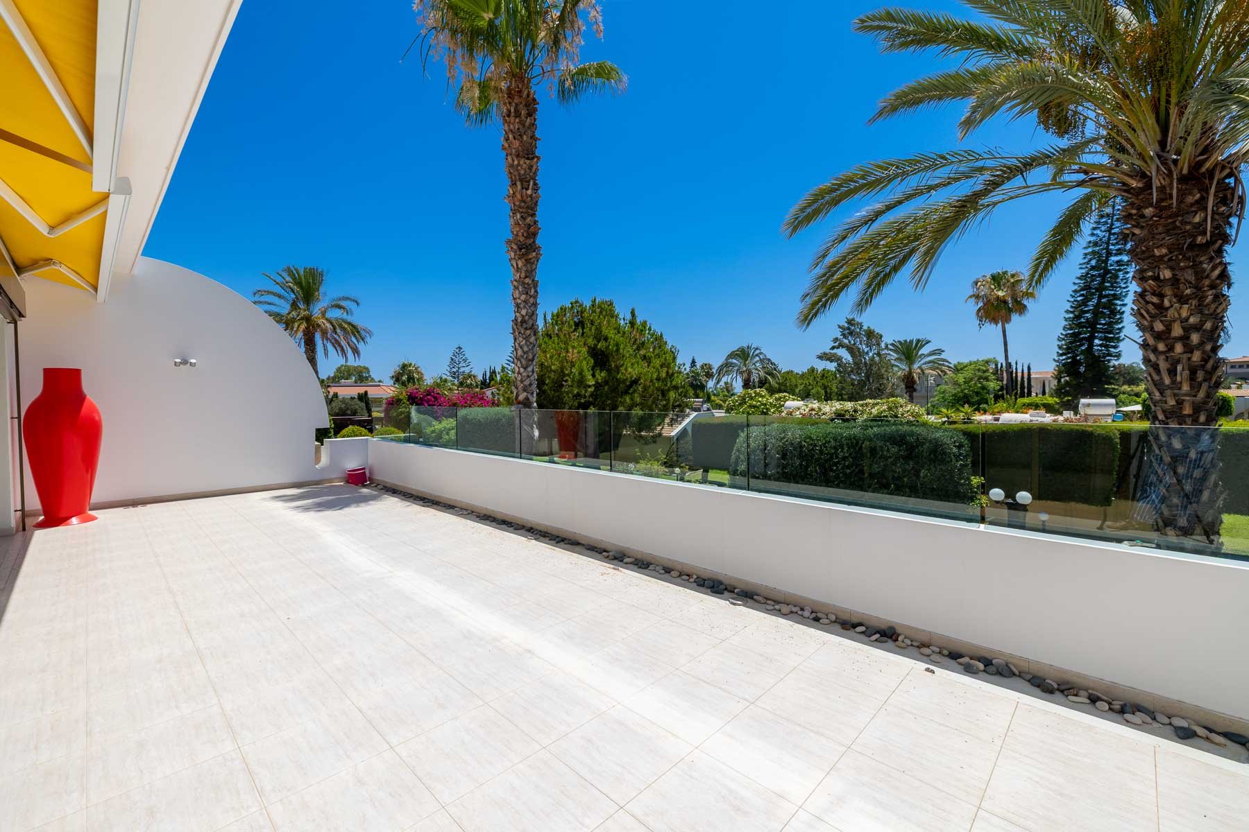  Renovated 3 Bedroom Residence with Guest Studio Steps from the Sea in Limassol - 物件實景
