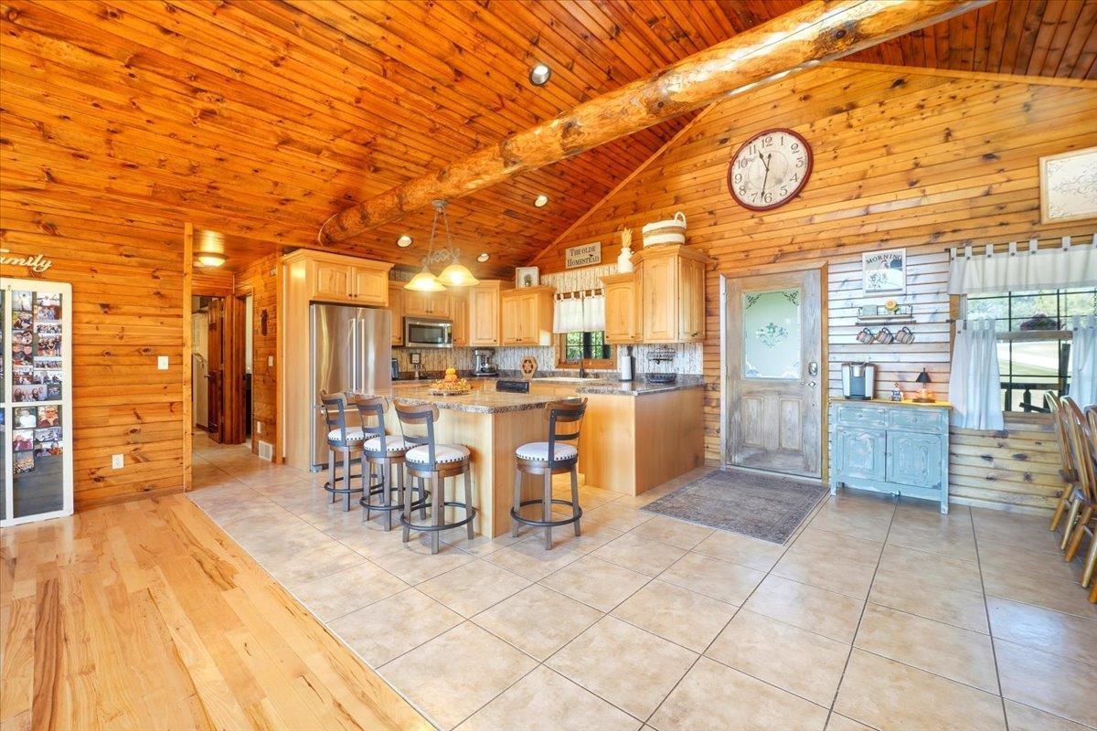 Independence, Iowa, 50644, United States, 3 Bedrooms Bedrooms, ,2 BathroomsBathrooms,Residential,For Sale,1982110