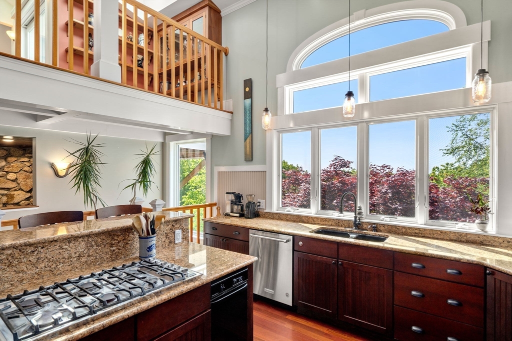 Manchester, Massachusetts, 01944, United States, 4 Bedrooms Bedrooms, ,3 BathroomsBathrooms,Residential,For Sale,1846974