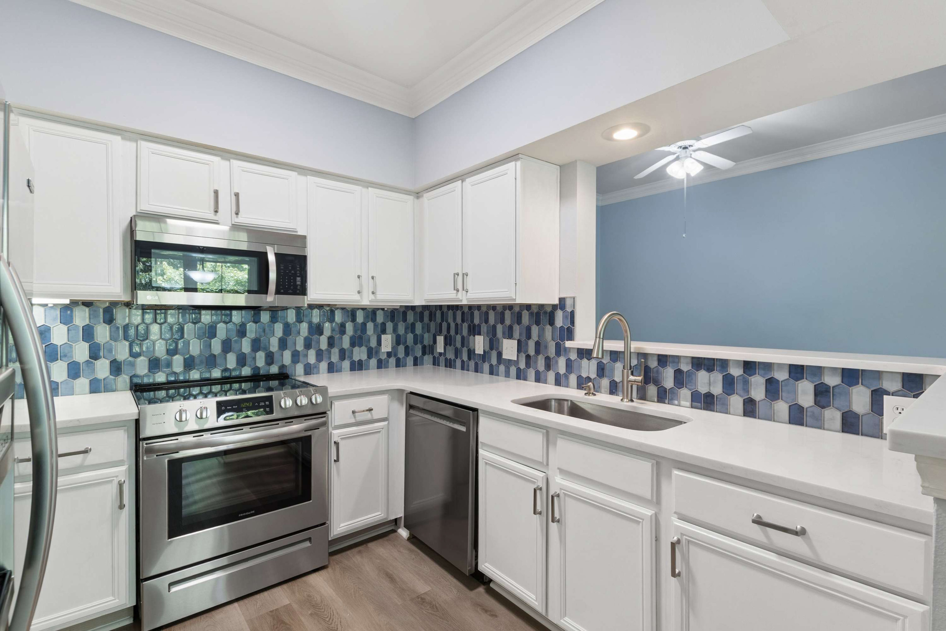  Renovated Condo Combines Comfort, Privacy and Intown Convenience - 物件實景