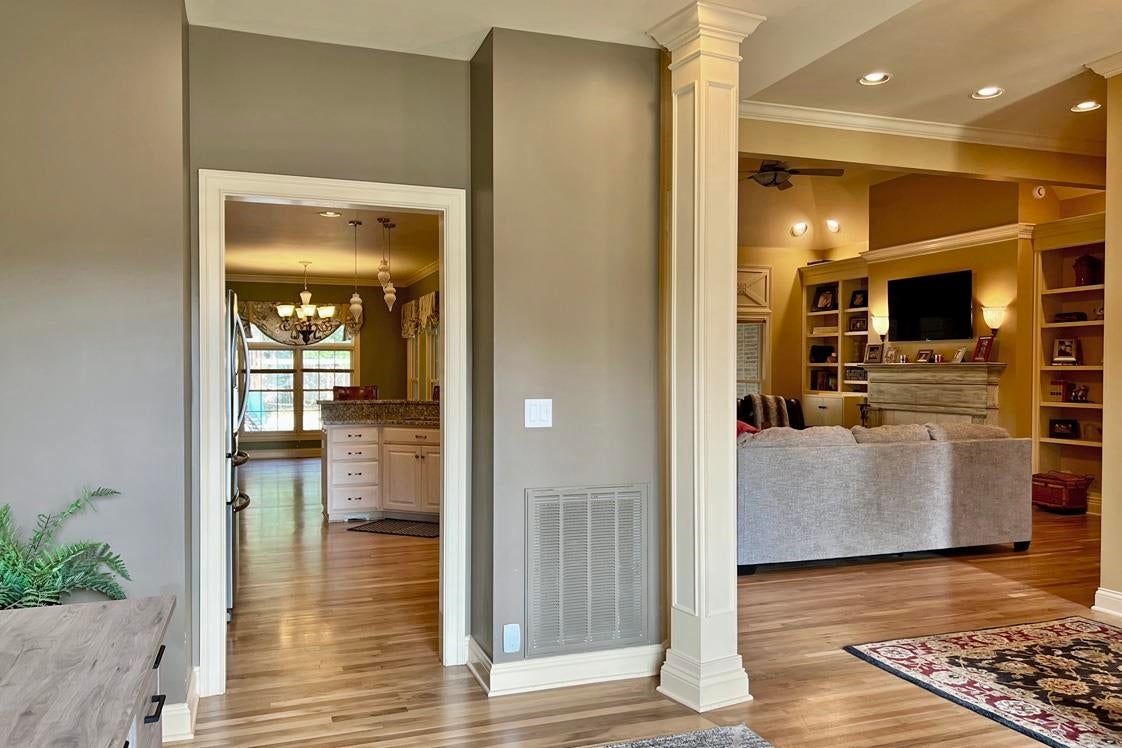 Franklin, Kentucky, 42134, United States, 4 Bedrooms Bedrooms, ,3 BathroomsBathrooms,Residential,For Sale,1941979