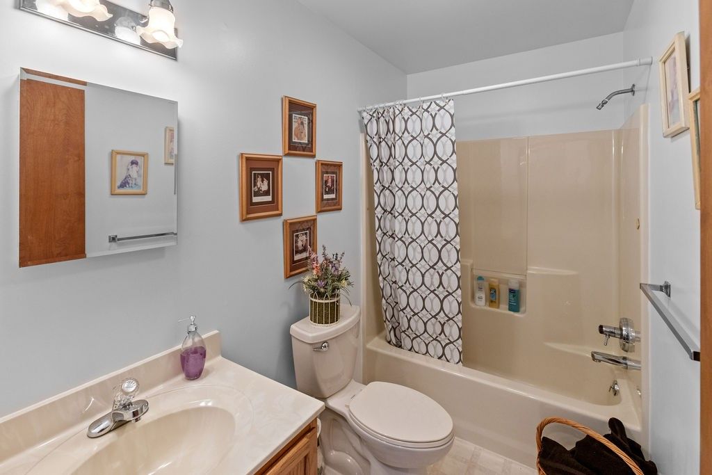 Andes, New York, 13731, United States, 3 Bedrooms Bedrooms, ,2 BathroomsBathrooms,Residential,For Sale,1828498