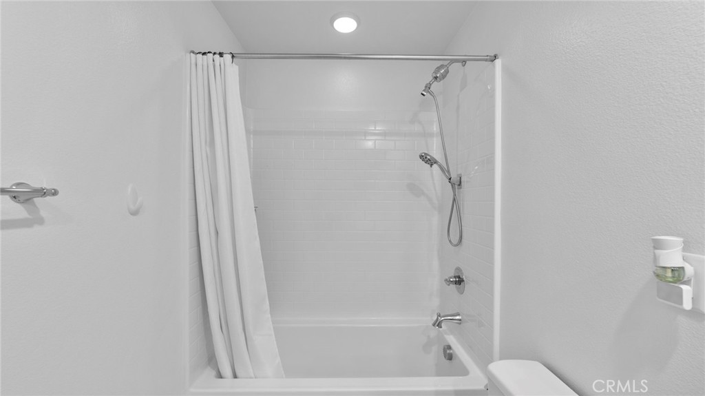 Fallbrook, California, 92028, United States, 3 Bedrooms Bedrooms, ,3 BathroomsBathrooms,Residential,For Sale,1987532