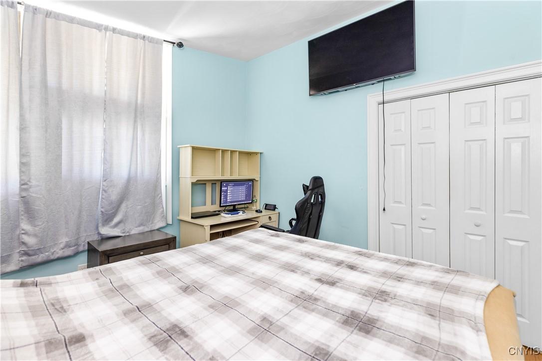 Deerfield, New York, 13502, United States, 6 Bedrooms Bedrooms, ,4 BathroomsBathrooms,Residential,For Sale,1971402