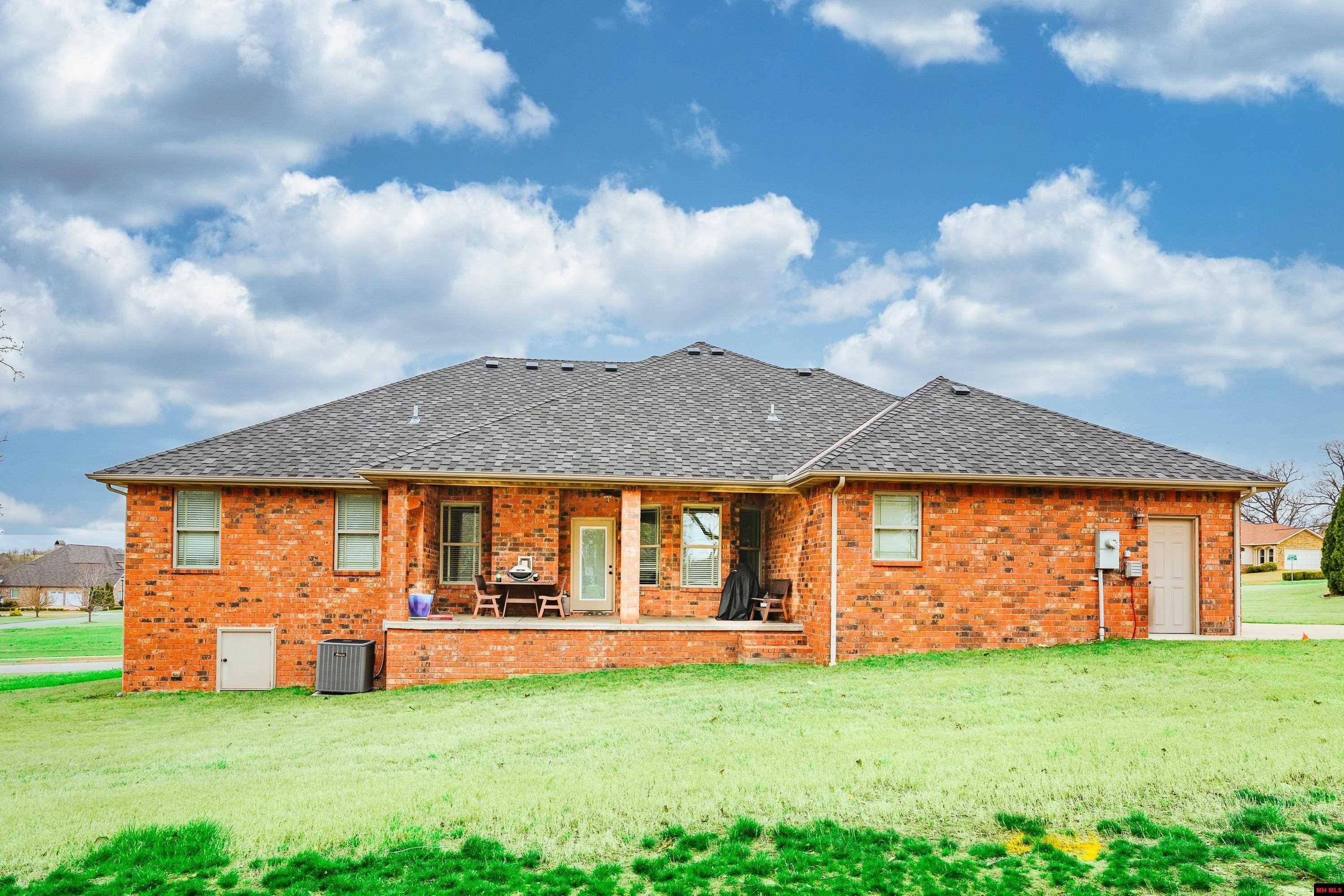 Mountain Home, Arkansas, 72653, United States, 3 Bedrooms Bedrooms, ,2 BathroomsBathrooms,Residential,For Sale,2033184
