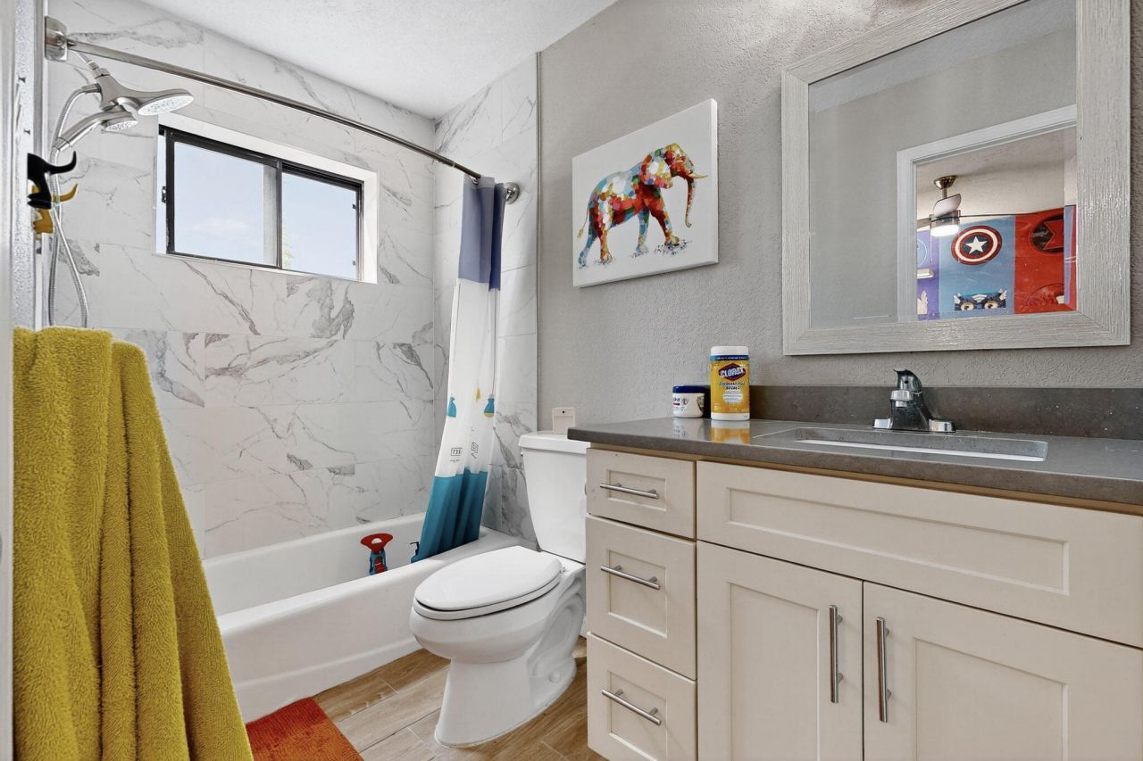 Albuquerque, New Mexico, 87122, United States, 5 Bedrooms Bedrooms, ,5 BathroomsBathrooms,Residential,For Sale,1933221