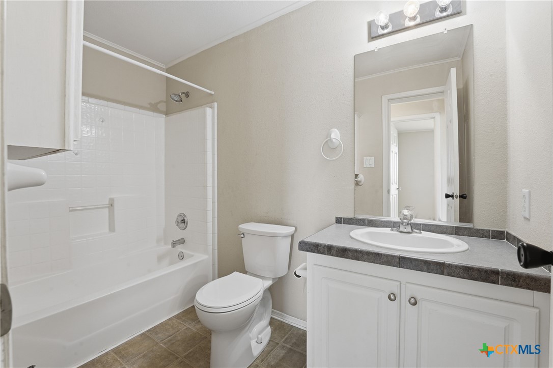 Seguin, Texas, 78155, United States, 5 Bedrooms Bedrooms, ,3 BathroomsBathrooms,Residential,For Sale,2049422