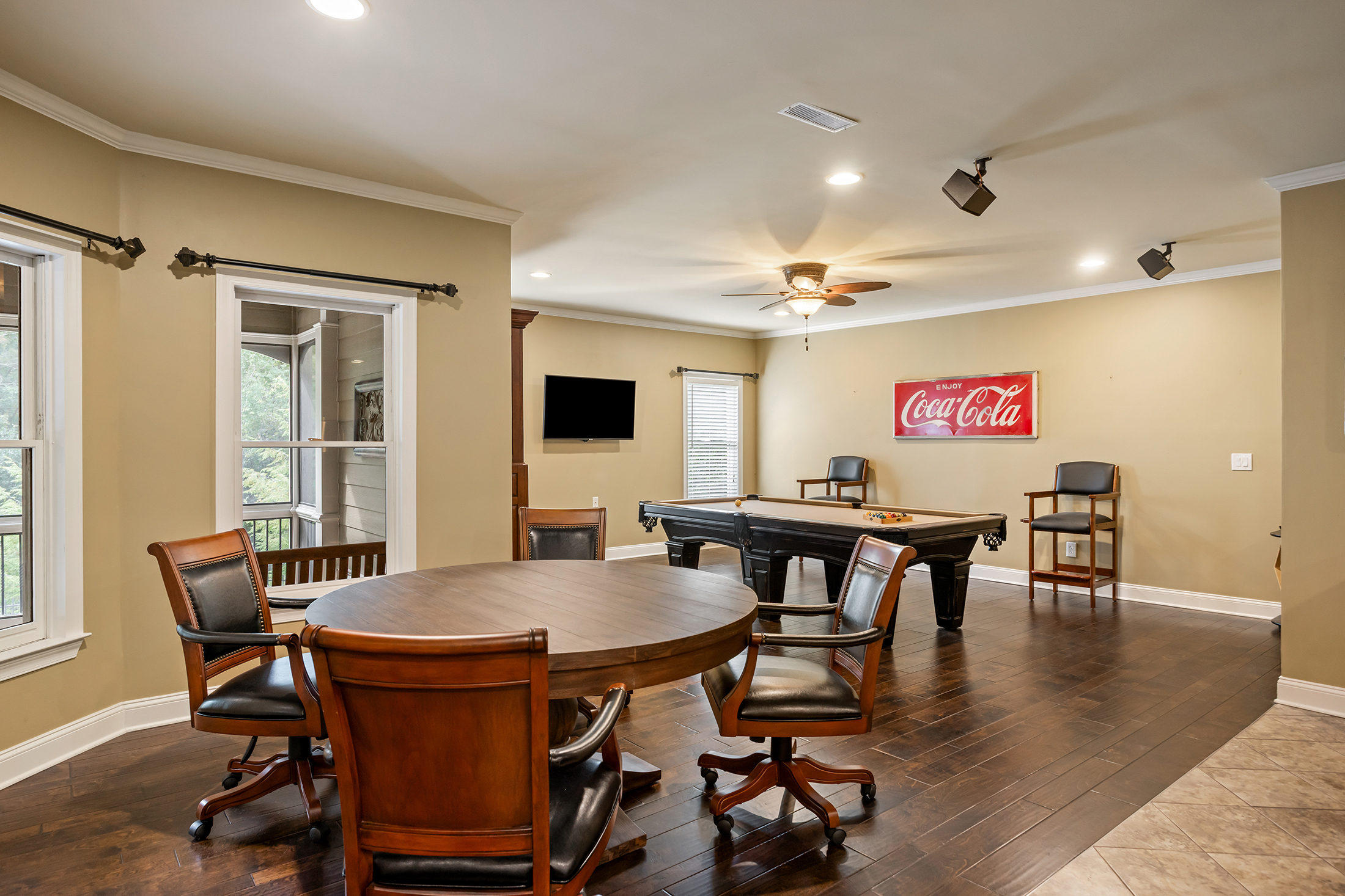  Set on a Spacious Cul-de-Sac Lot in Arbor Green - 物件實景