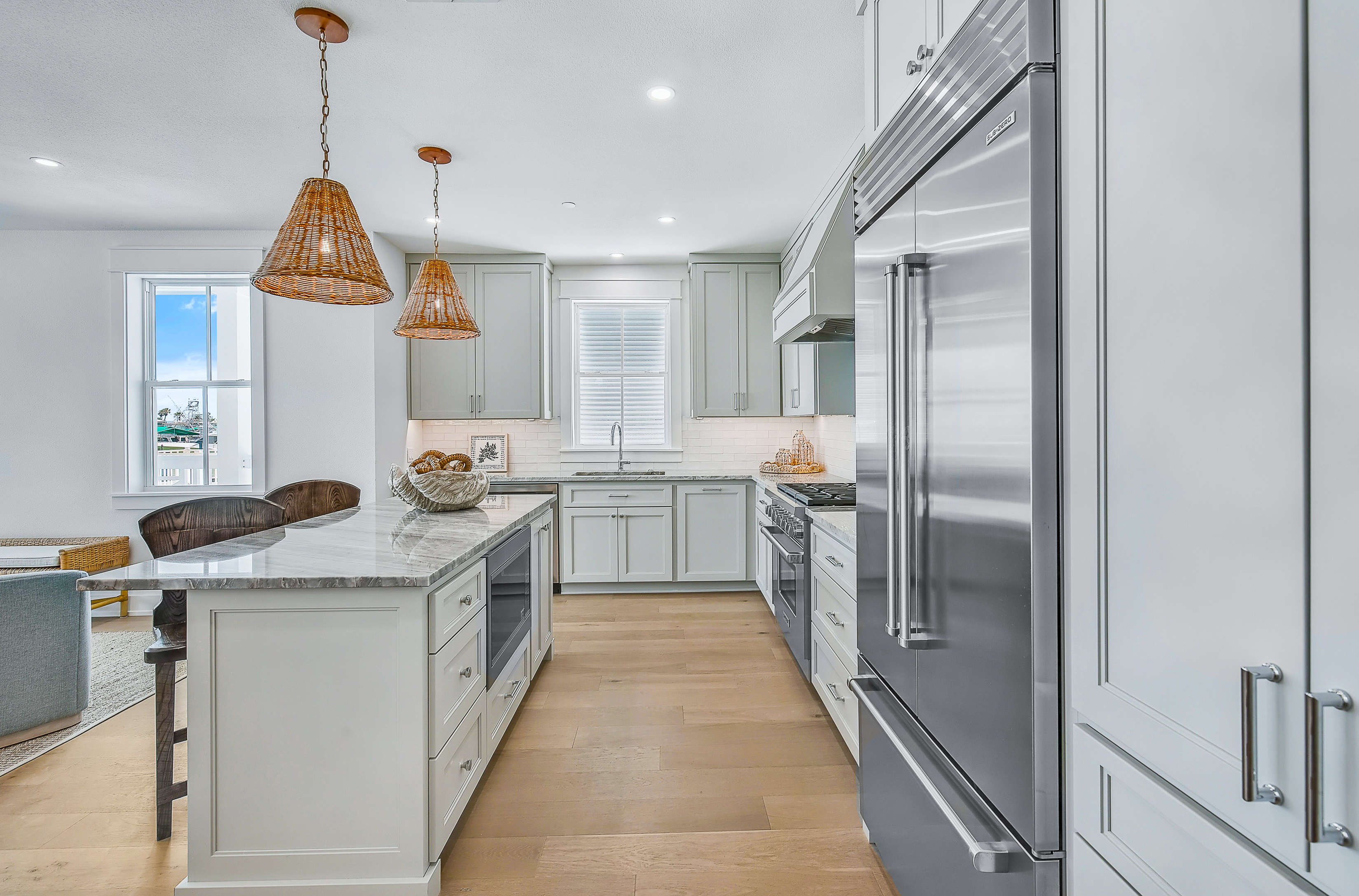  Coastal Elegance Meets Waterfront Living - 物件實景