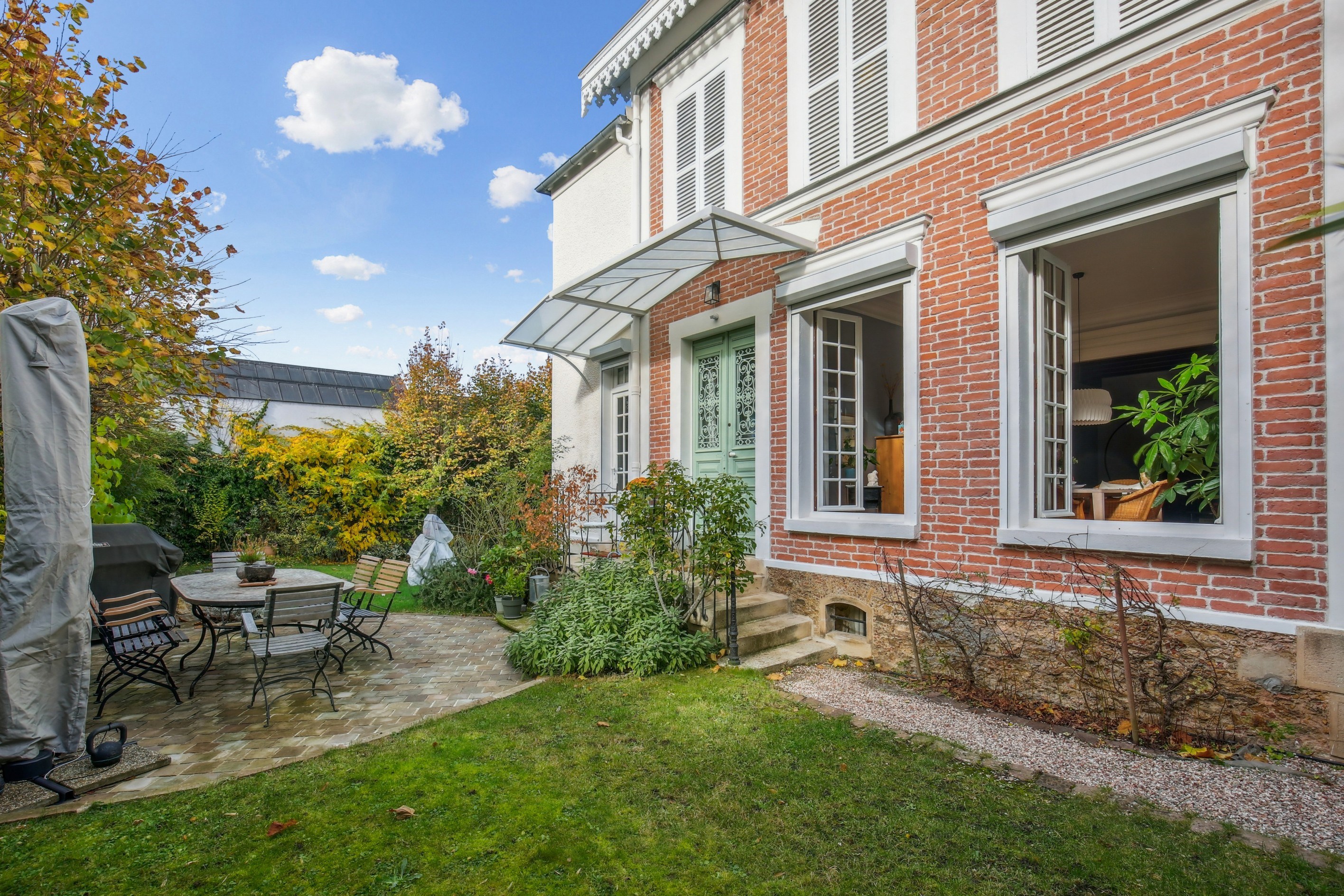  A Rare Character Home in Bougival / La Celle Saint Cloud - 物件實景