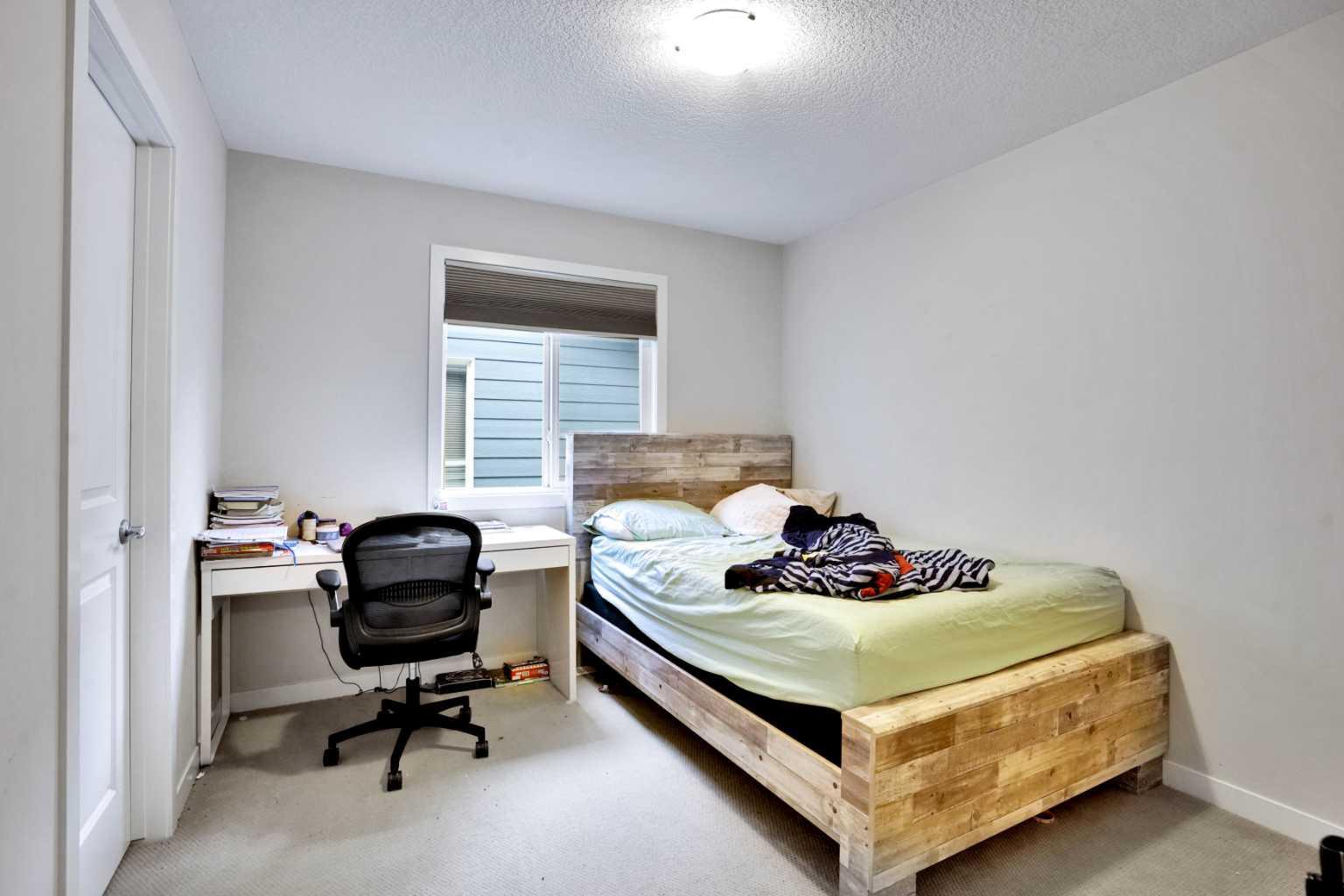 CALGARY, Alberta, T2X 0J7, CA, 3 Bedrooms Bedrooms, ,3 BathroomsBathrooms,Residential,For Sale,1906962
