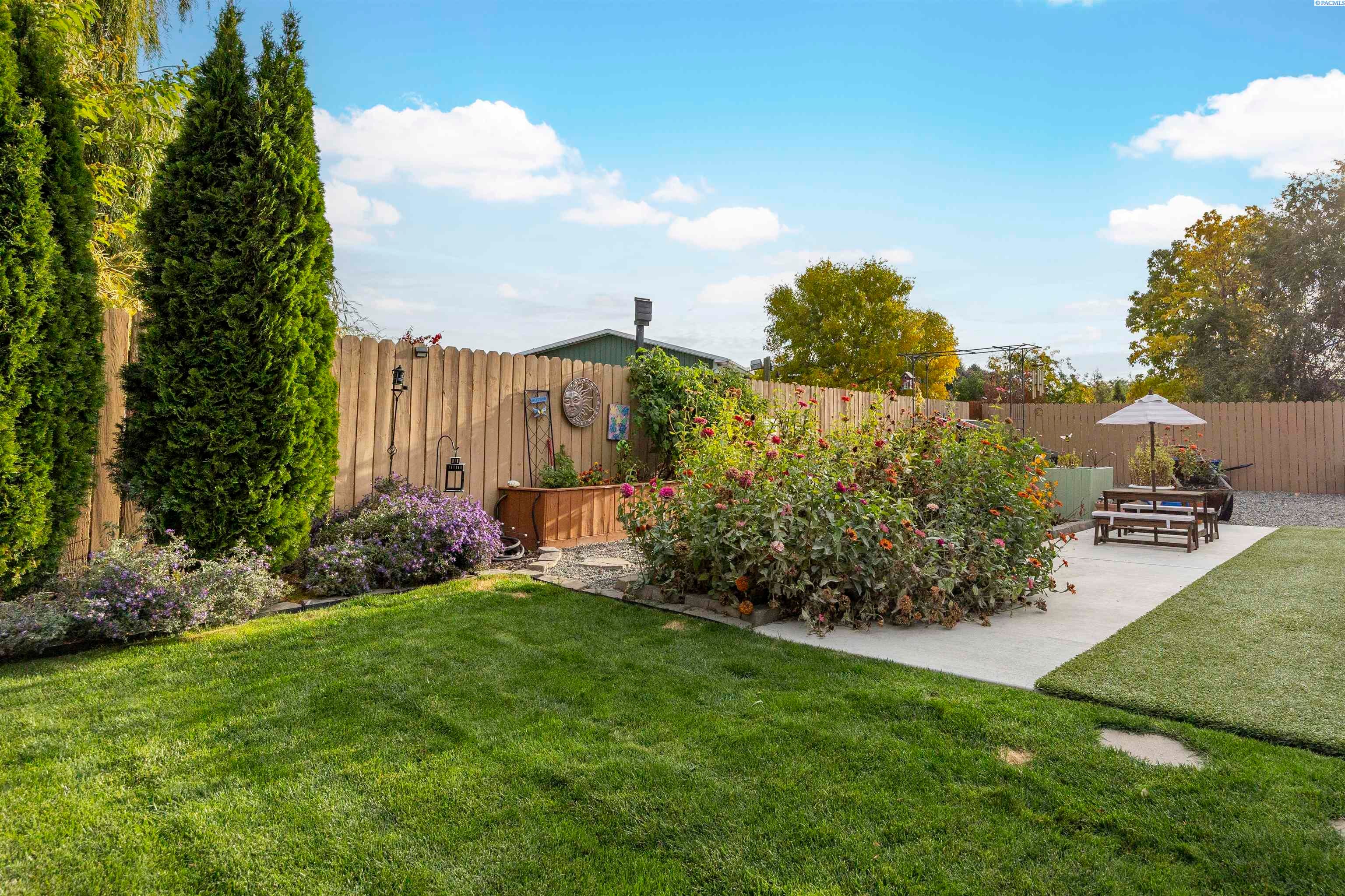 Pasco, Washington, 99301, United States, 3 Bedrooms Bedrooms, ,3 BathroomsBathrooms,Residential,For Sale,1981620