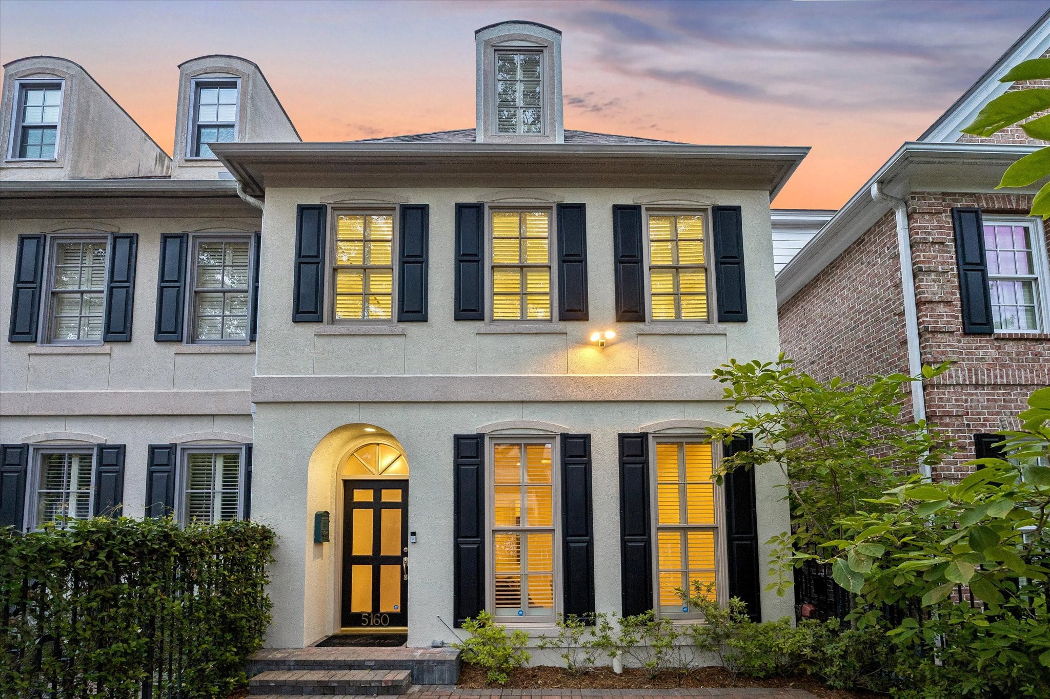  5160 Chevy Chase Drive - 物件實景