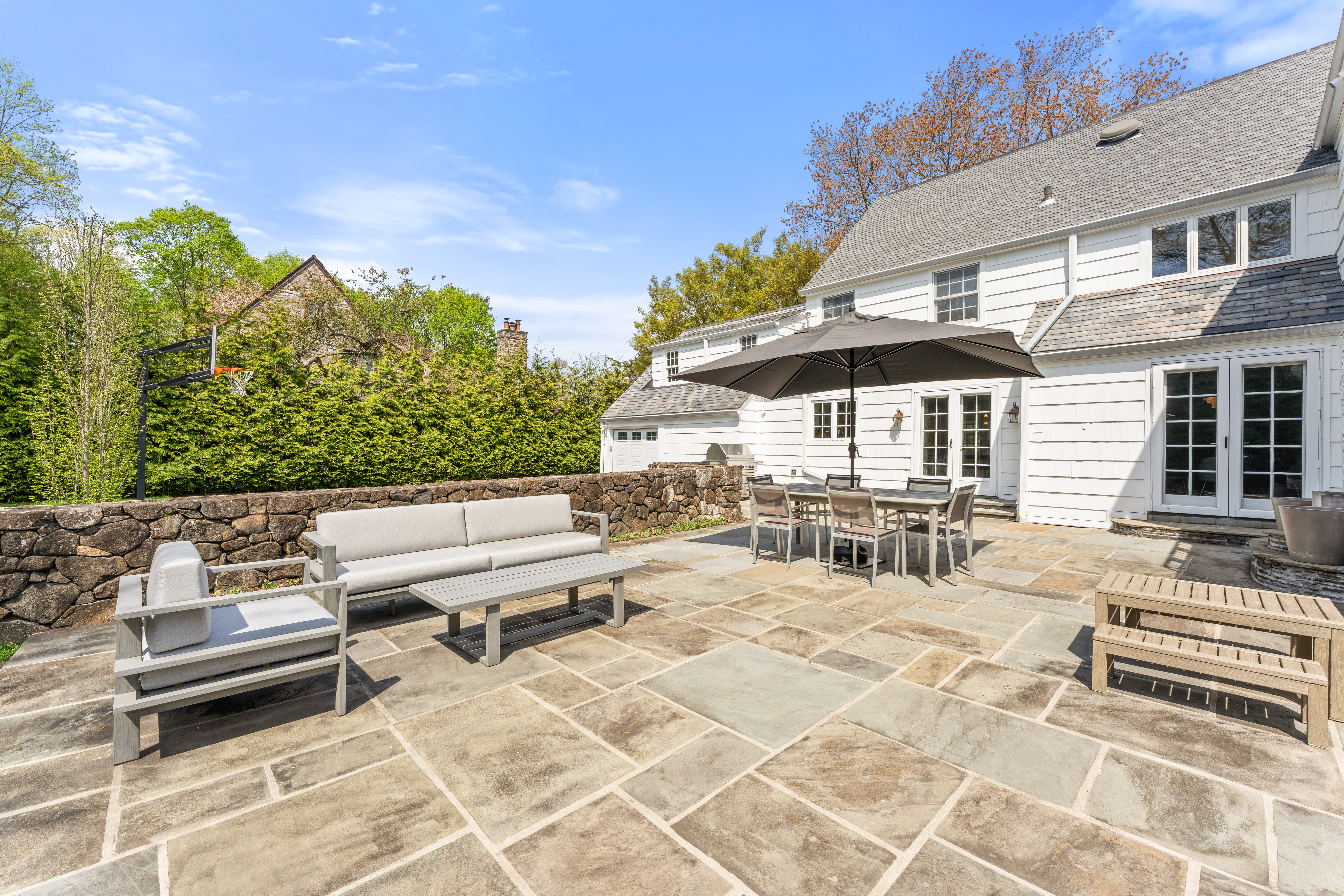  Offering timeless design, refined finishes, and exceptional comfort. - 物件實景