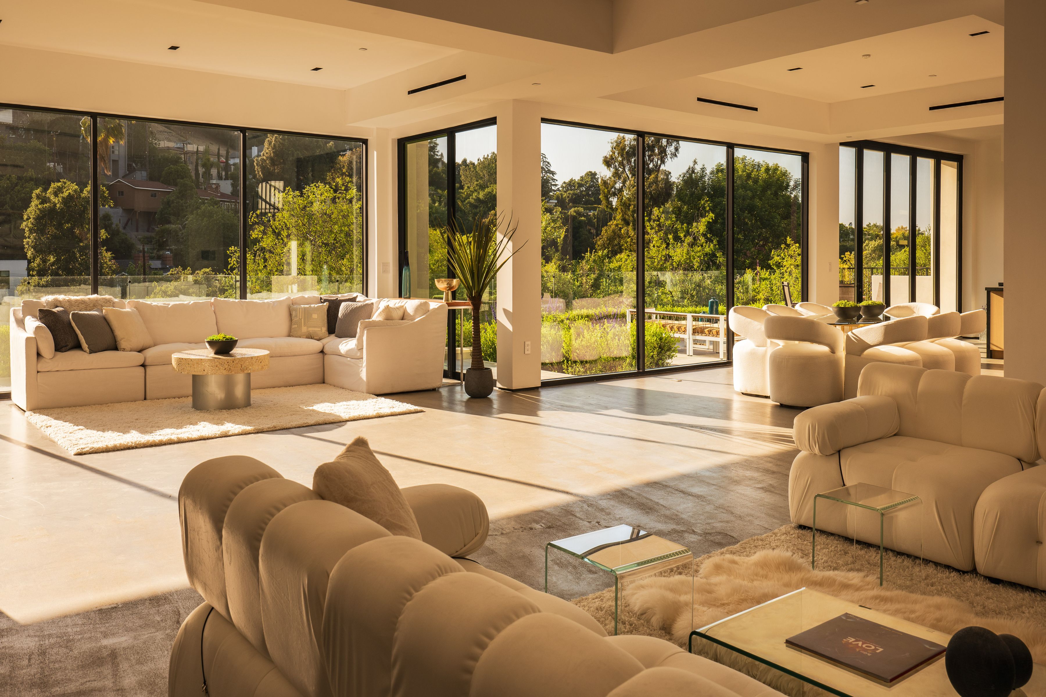  3920 Knobhill Drive - 物件實景