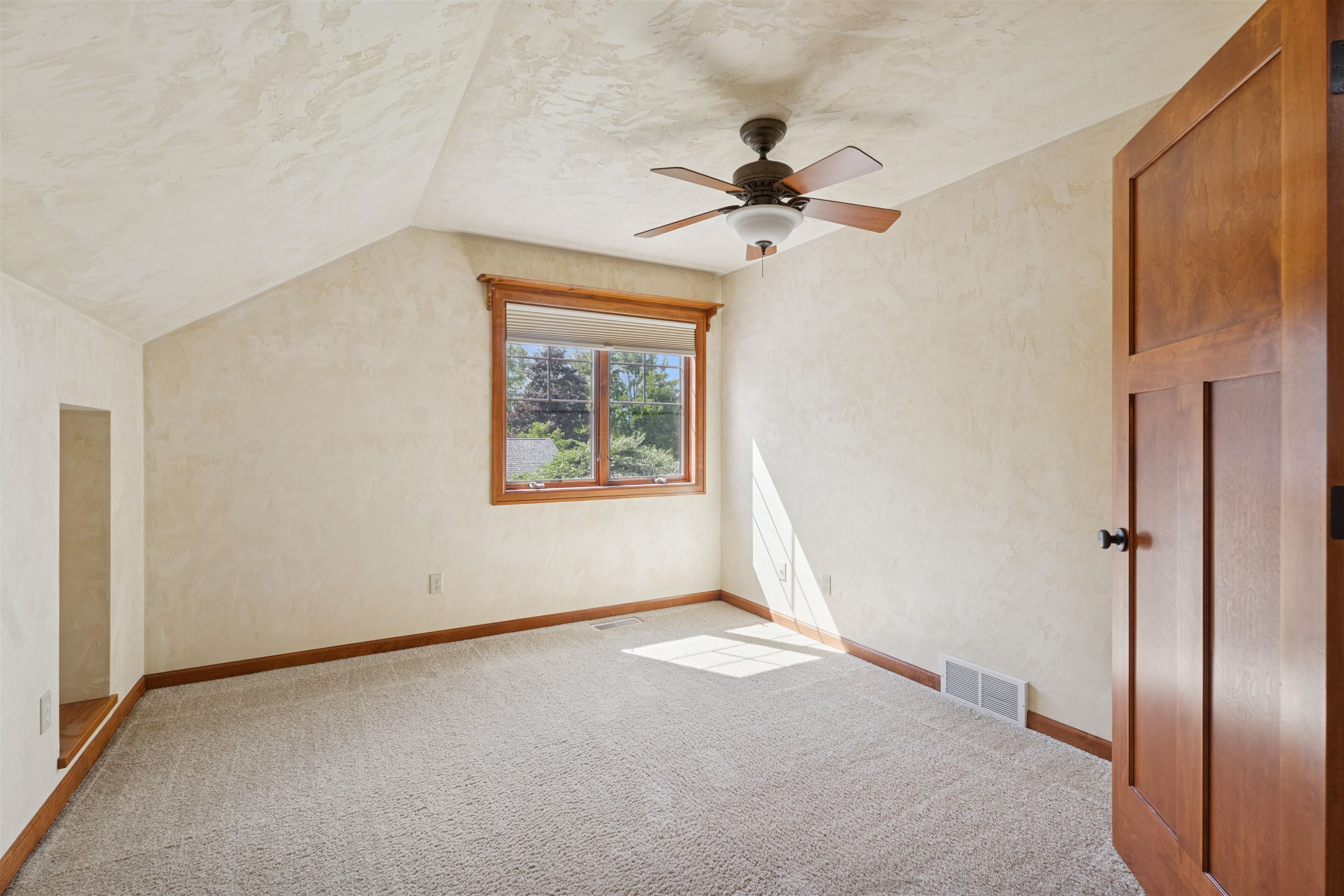 APPLETON, Wisconsin, 54913, United States, 4 Bedrooms Bedrooms, ,4 BathroomsBathrooms,Residential,For Sale,1942240