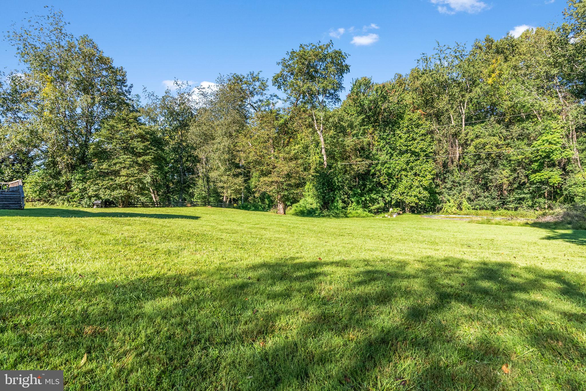 Hume, Virginia, 22639, United States, 7 Bedrooms Bedrooms, ,3 BathroomsBathrooms,Residential,For Sale,1943038