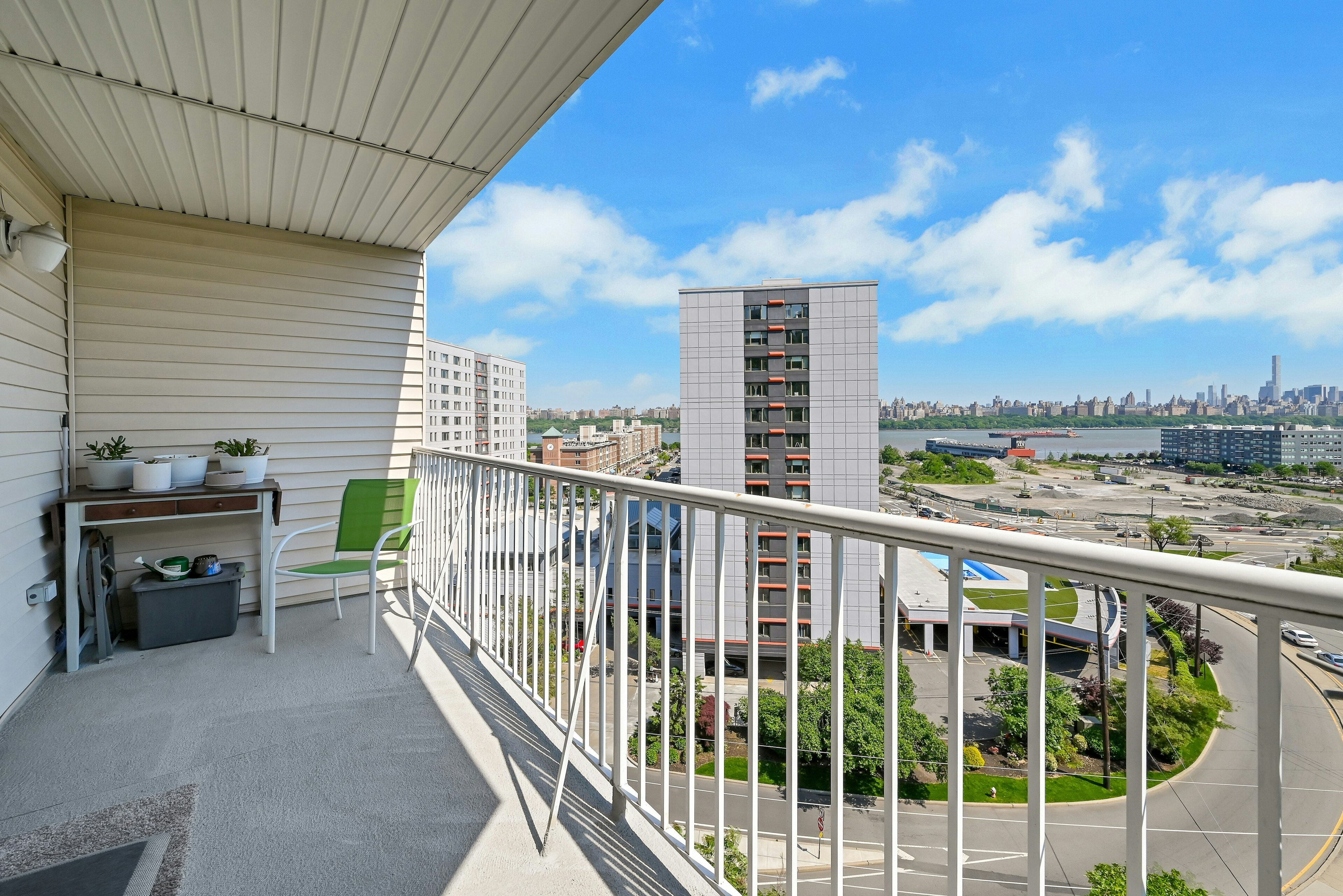  45 Legend Hills Drive, Edgewater, NJ 07020 - 物件實景