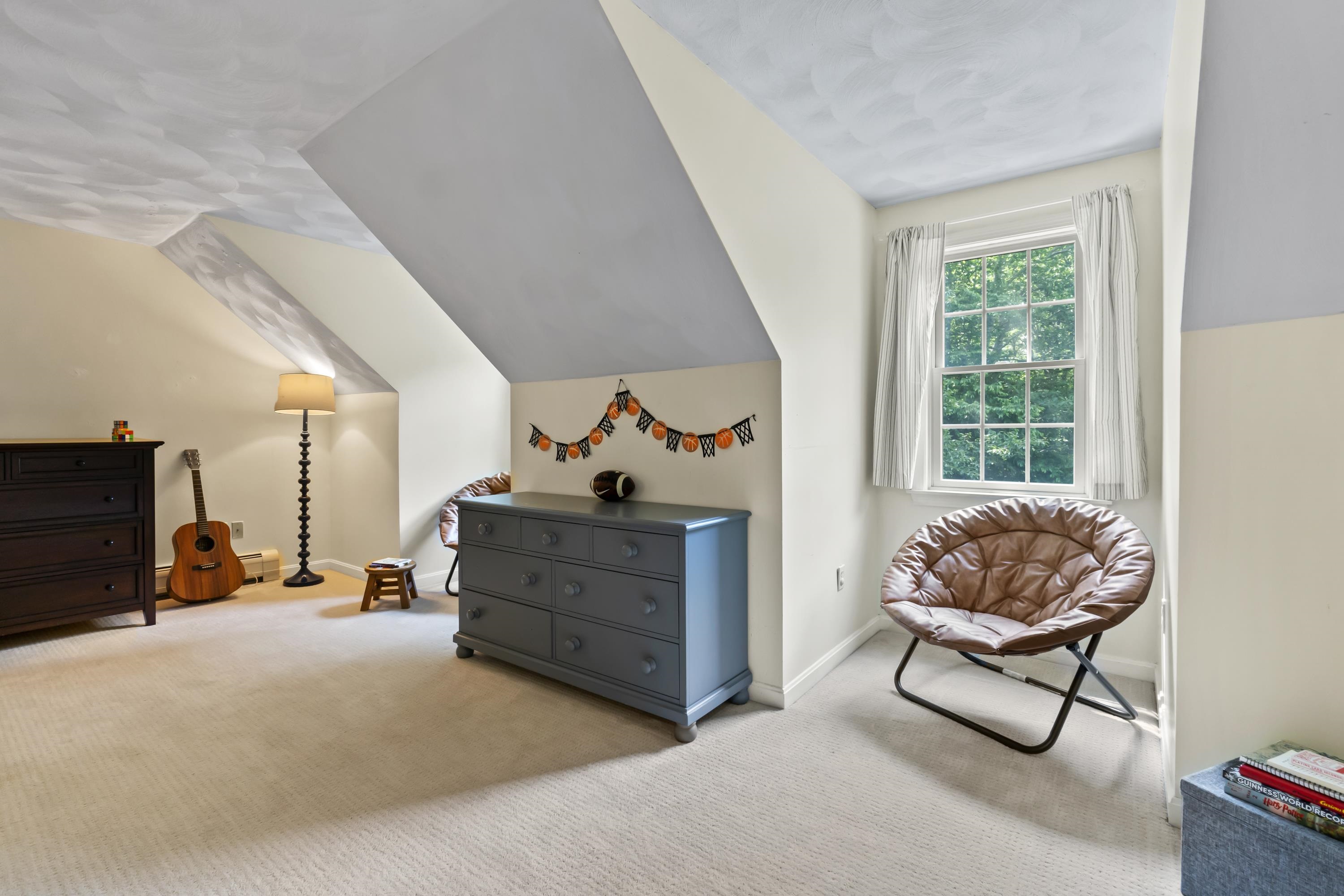 York, Maine, 03909, United States, 3 Bedrooms Bedrooms, ,4 BathroomsBathrooms,Residential,For Sale,1938259