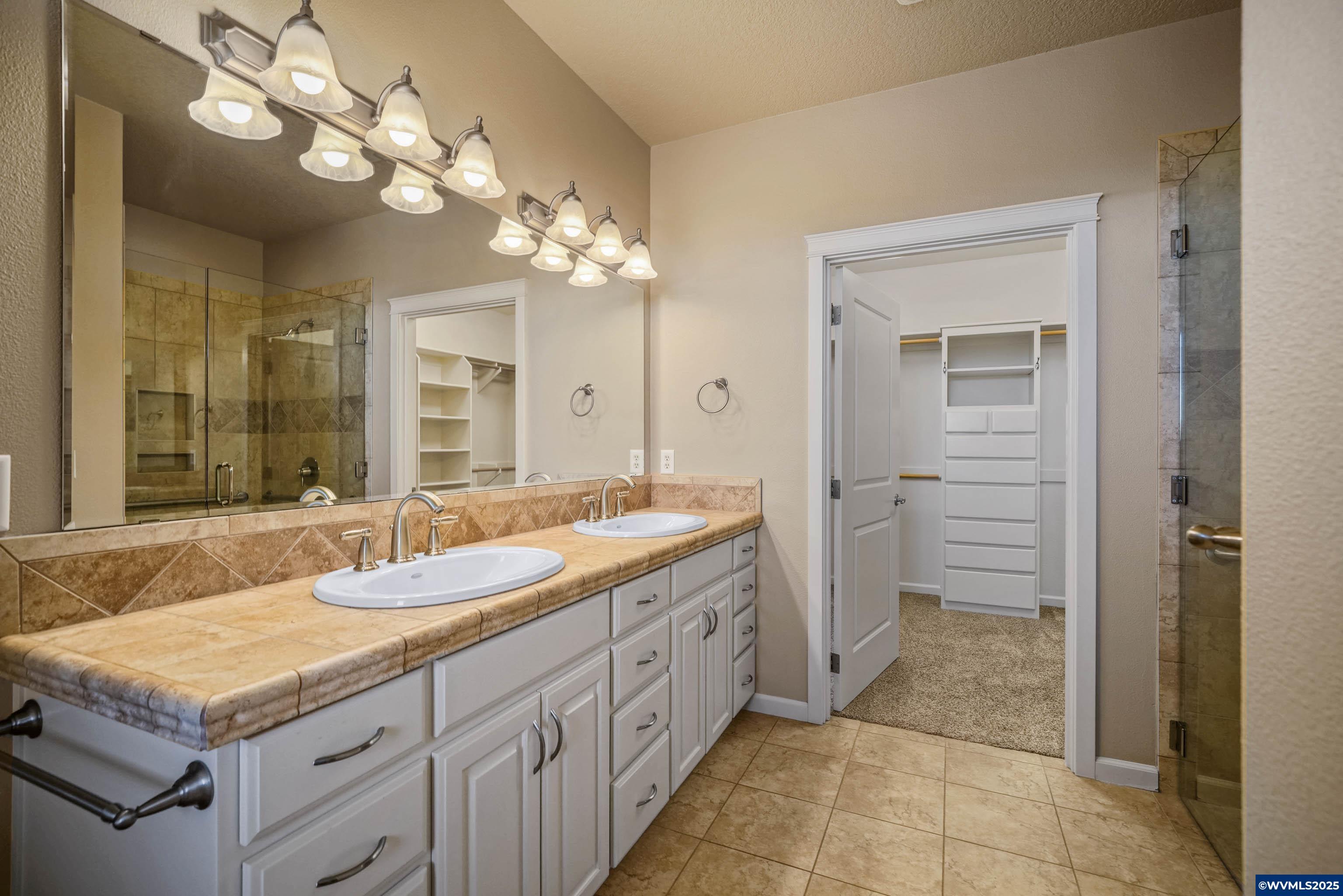 Salem, Oregon, 97306, United States, 3 Bedrooms Bedrooms, ,3 BathroomsBathrooms,Residential,For Sale,1989226