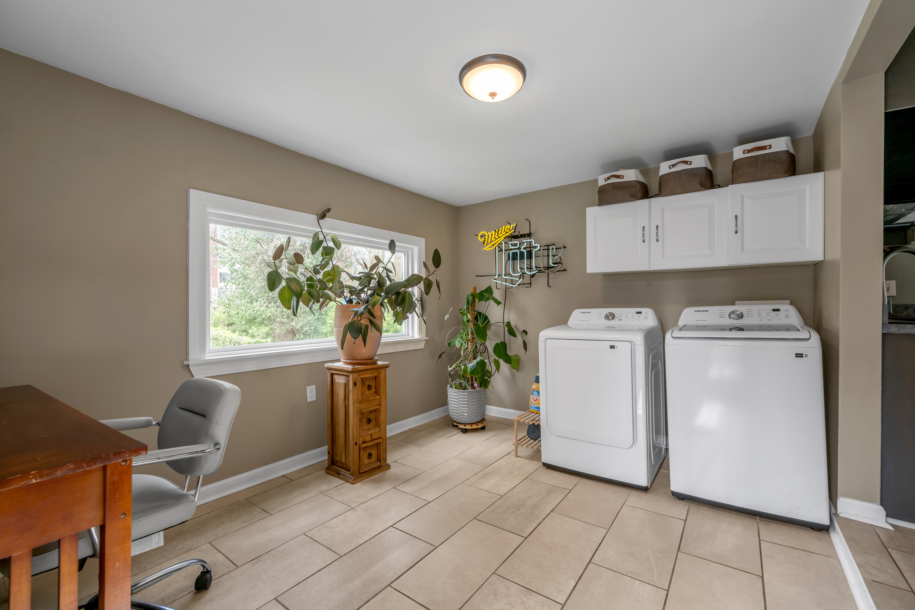  127 Delmont Drive - 物件實景