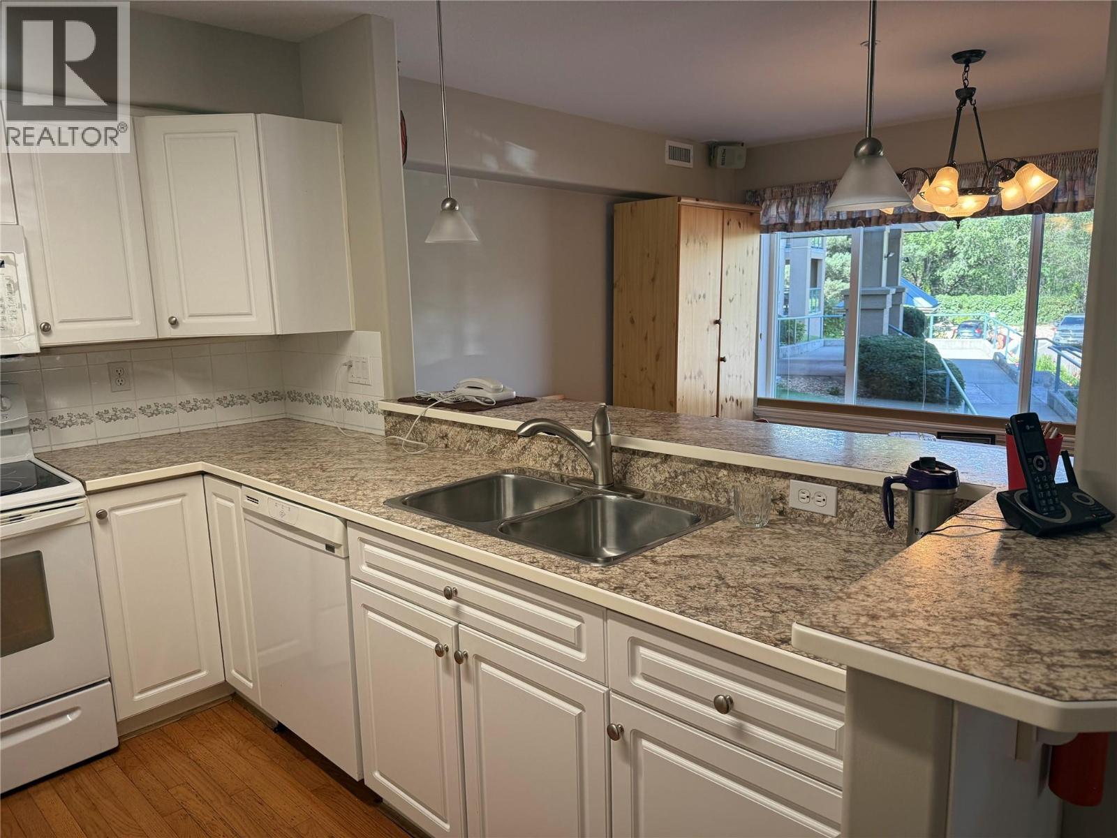 KAMLOOPS, British Columbia, V2C 1W9, CA, 3 Bedrooms Bedrooms, ,2 BathroomsBathrooms,Residential,For Sale,1949054