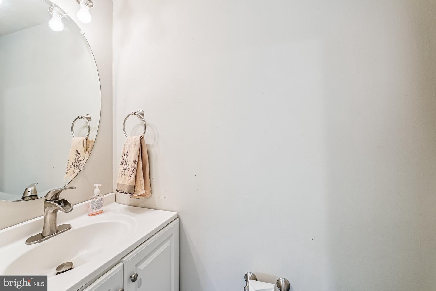 Ashburn, Virginia, 20147, United States, 3 Bedrooms Bedrooms, ,4 BathroomsBathrooms,Residential,For Sale,1906783