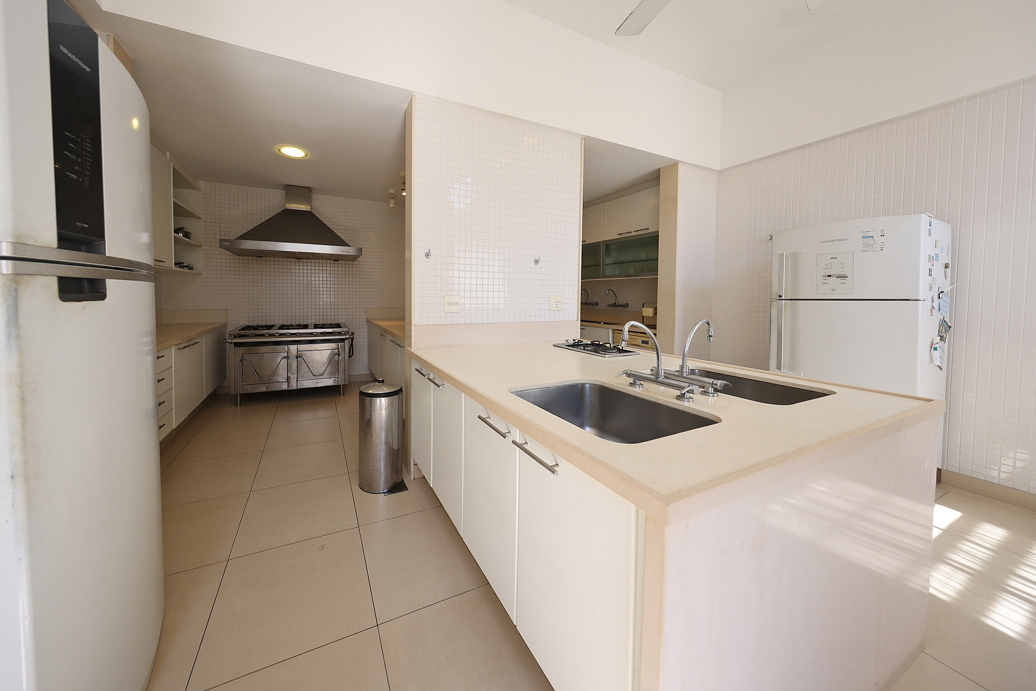  Estate surrounded by greenery with expansive grounds and amenities - 物件實景