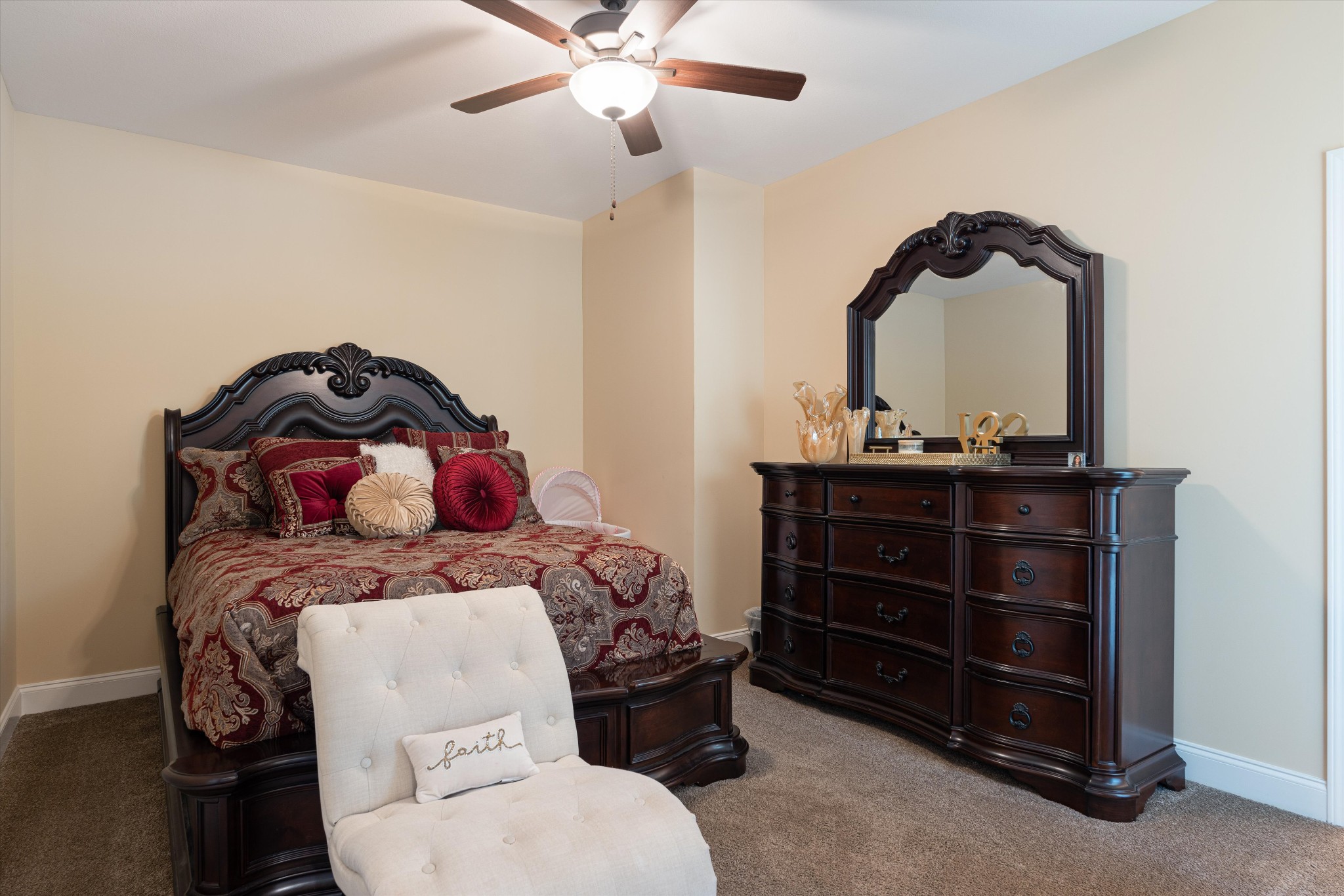 Clarksville, Tennessee, 37043, United States, 5 Bedrooms Bedrooms, ,5 BathroomsBathrooms,Residential,For Sale,1883067