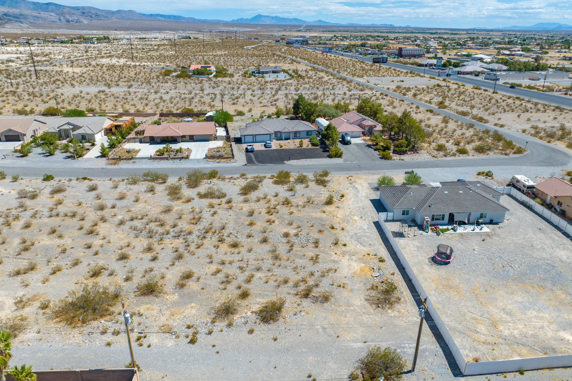  Expansive and Rare Oversized 0.58-Acre Parcel - 物件實景